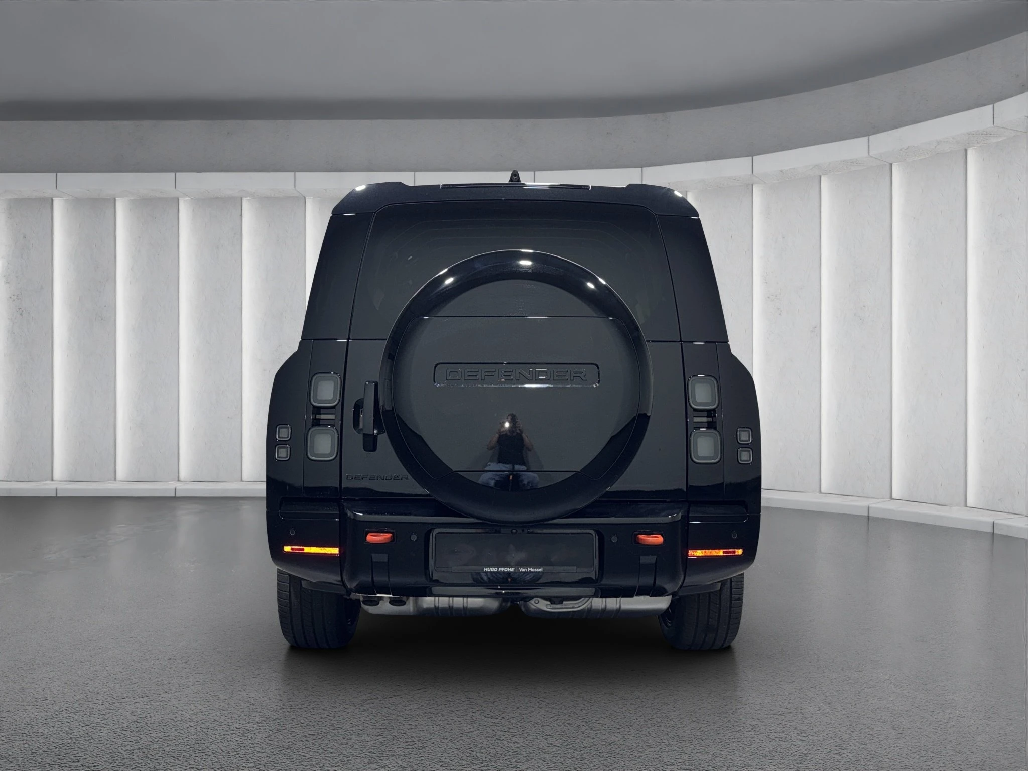 Land Rover-Defender-image-2
