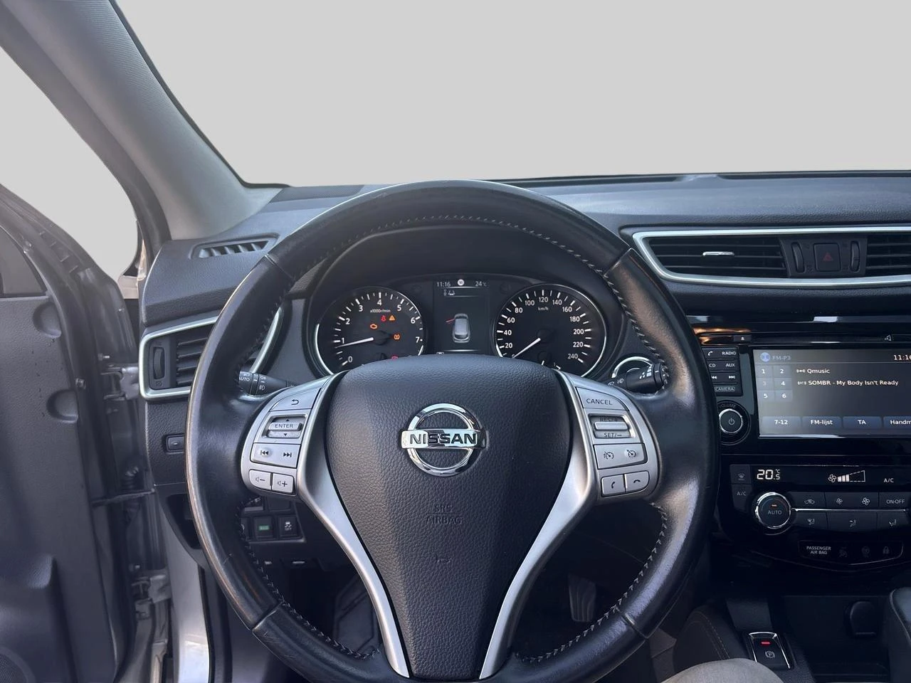 Nissan-QASHQAI-image-9