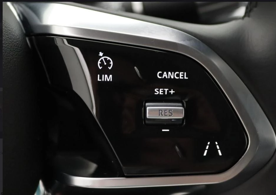 Jaguar-I-PACE-image-23