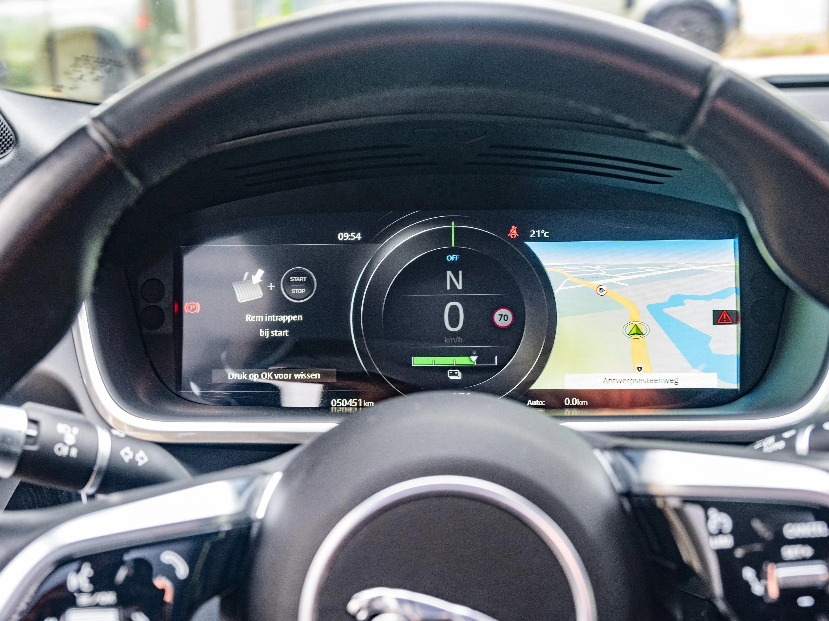 Jaguar-I-PACE-image-16