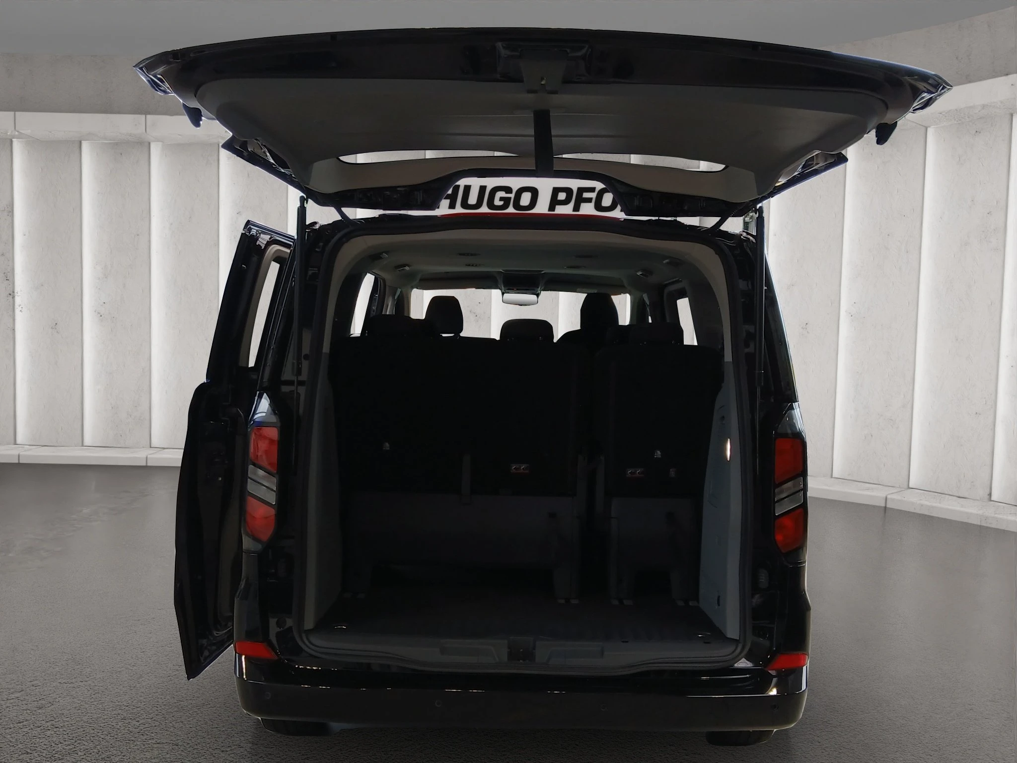 Ford Tourneo Custom Titanium 2.0 EcoBlue 125kW 320 L1 Auto FWD Van. 4-türig
