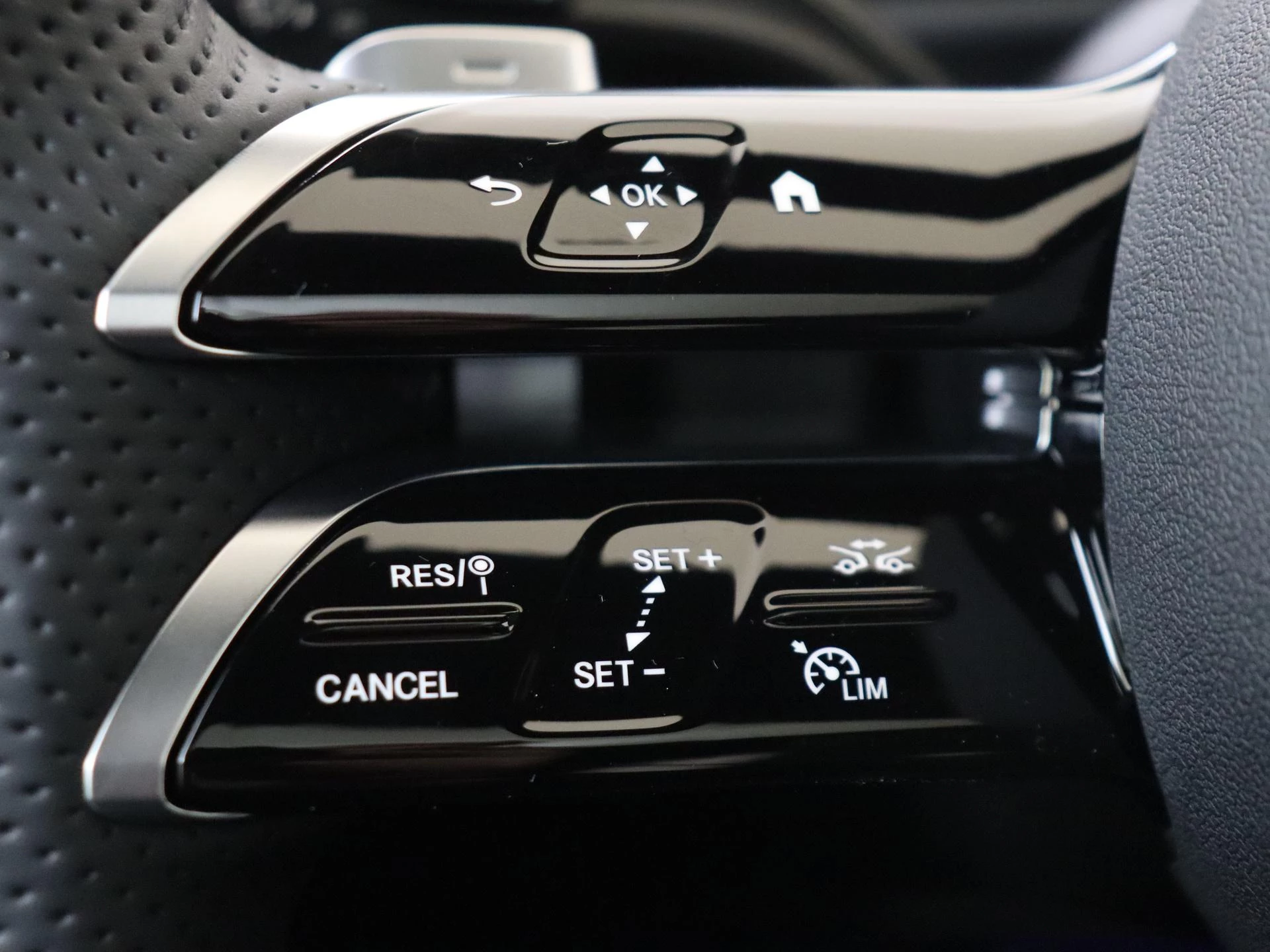 Mercedes-Benz-A-Klasse-image-16