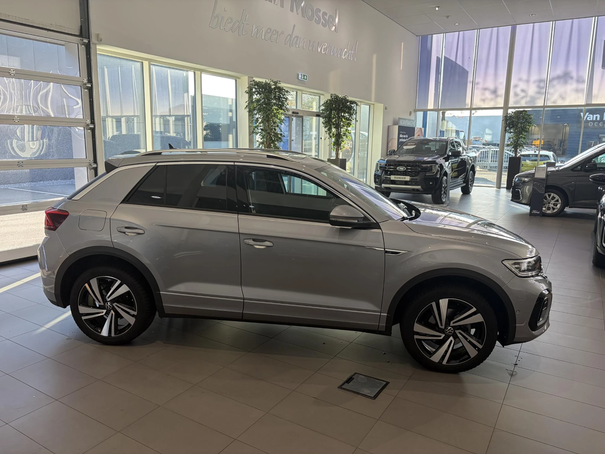 Volkswagen-T-Roc-image-5