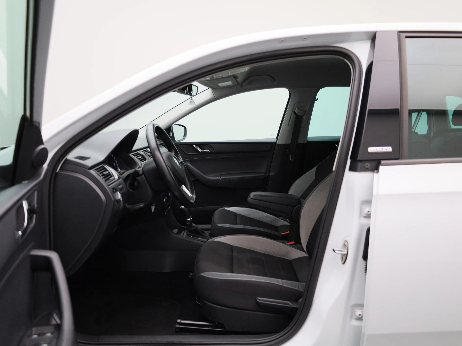 Škoda-Rapid-image-8