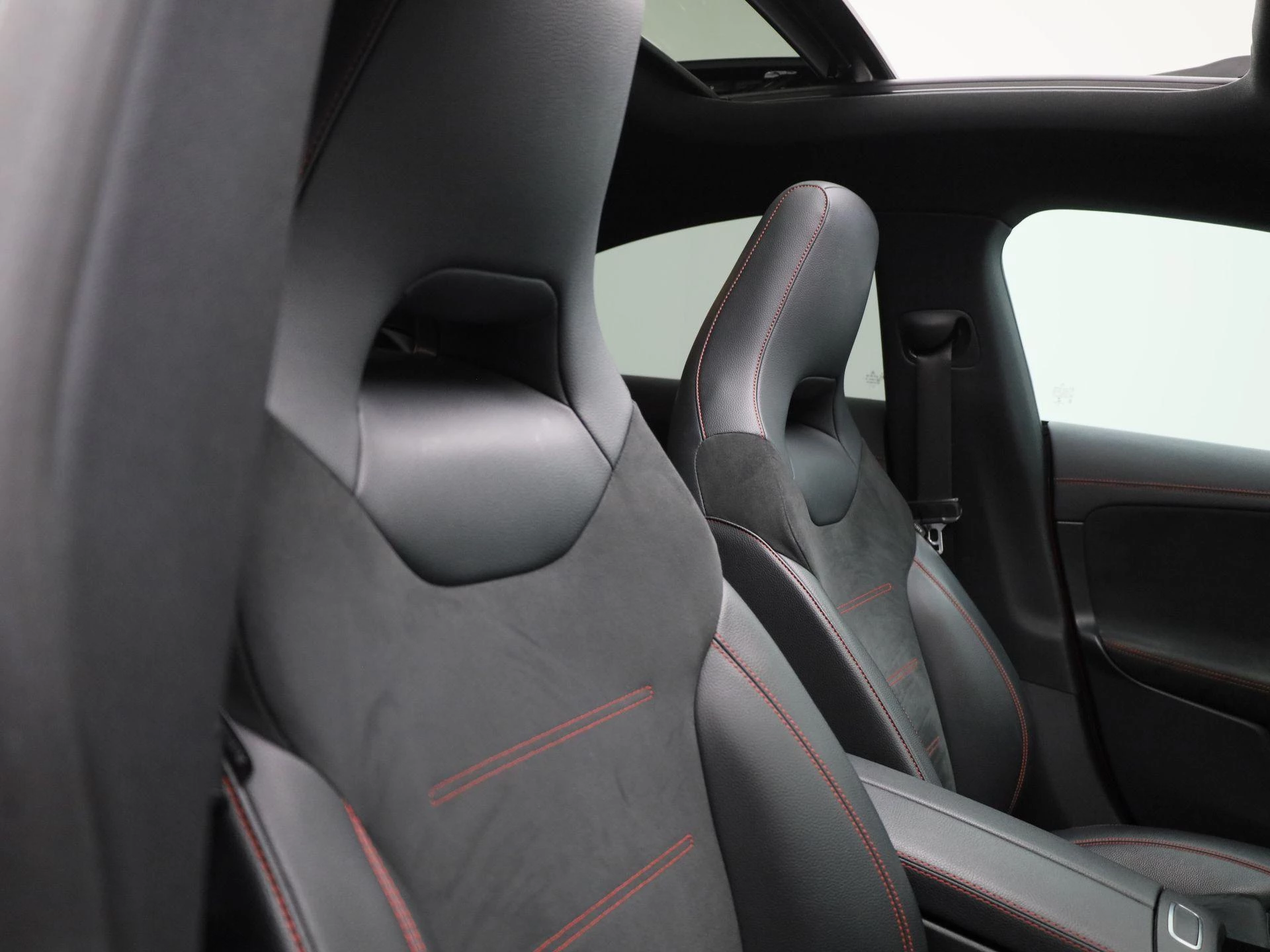 Mercedes-Benz CLA 200 Business Solution AMG