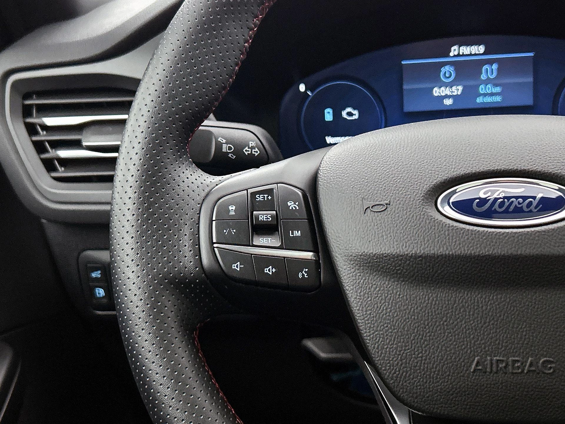 Ford-Kuga-image-5