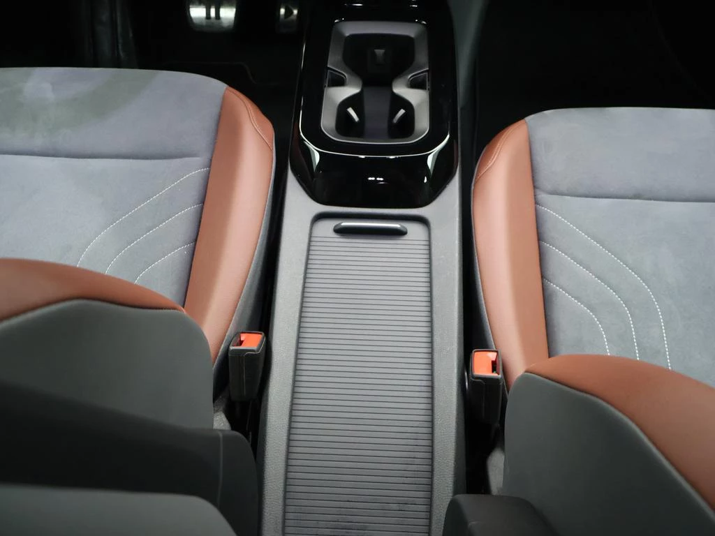 Volkswagen ID.4 1st 204PK *ALCANTARA*LEDER*ACC*LANE-ASSIST*NAVI*CAMERA*ZETELVERWARMING*...*