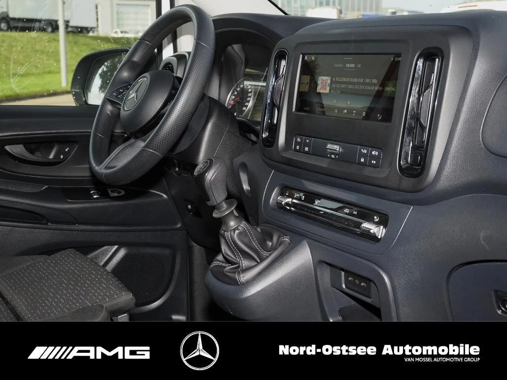 Mercedes-Benz-Vito-image-7