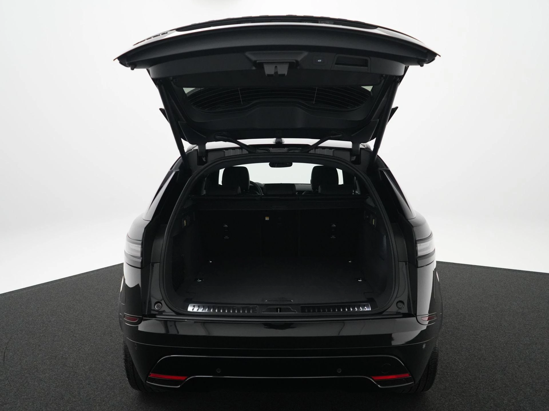 Land Rover-Range Rover Velar-image-45