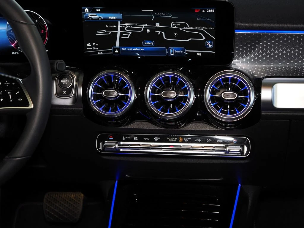 Mercedes-Benz-GLB 200 d-image-10