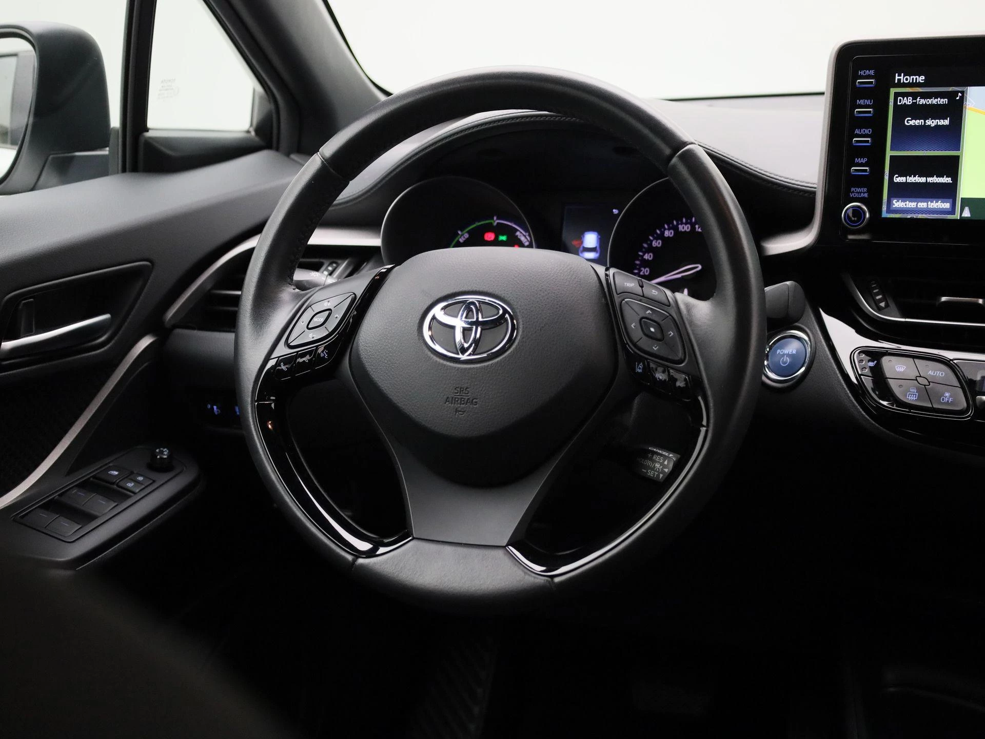 Toyota-C-HR-image-10