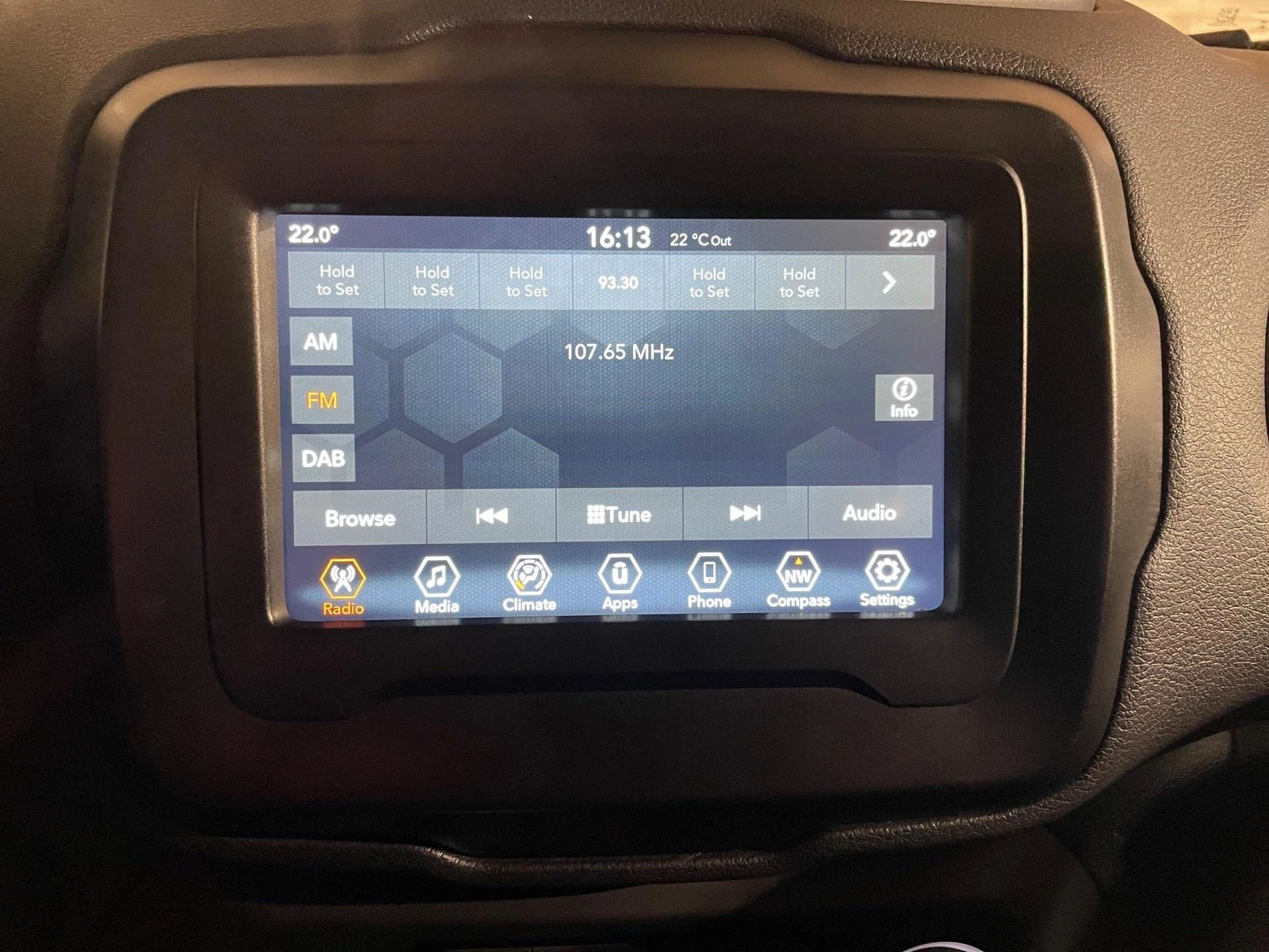 Jeep-Renegade-image-2