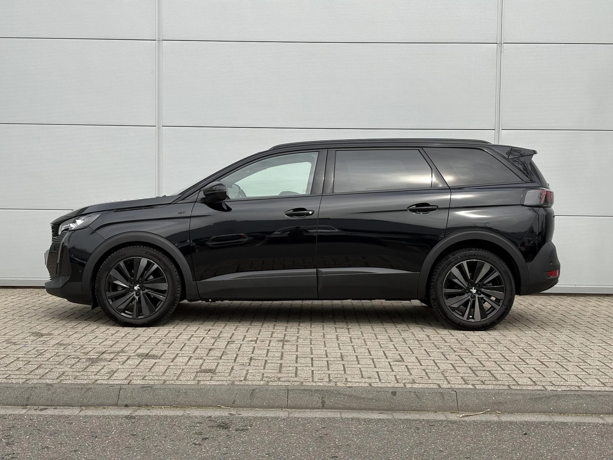 Peugeot-5008-image-2