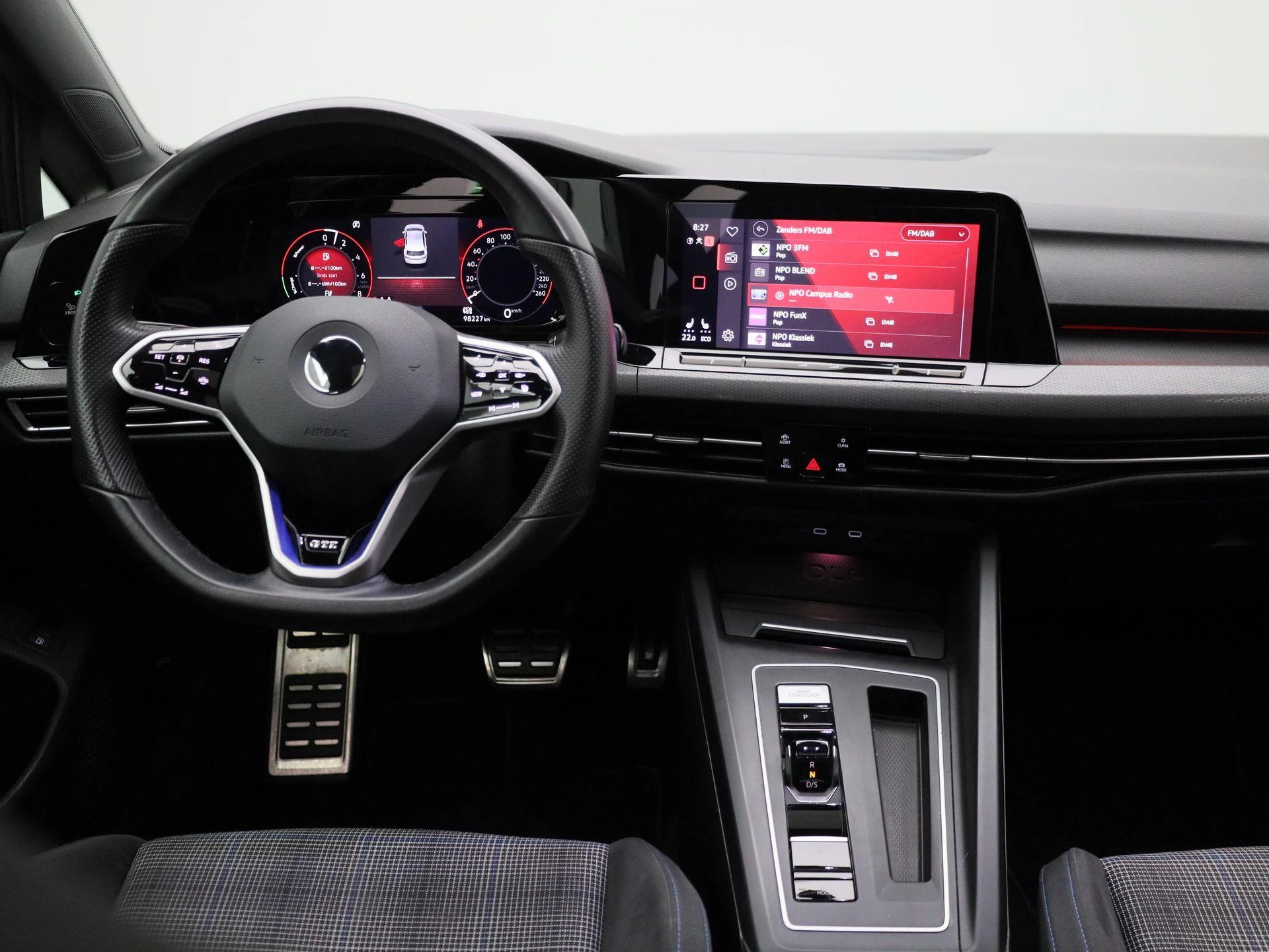 Volkswagen-Golf-image-6