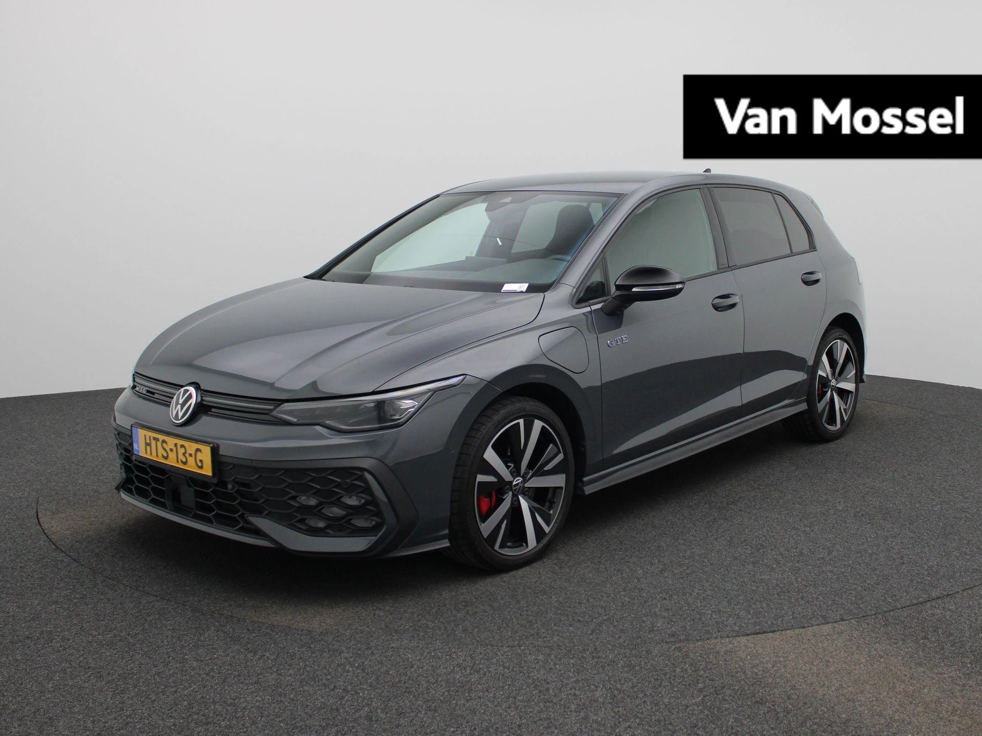 Volkswagen-Golf-image-0