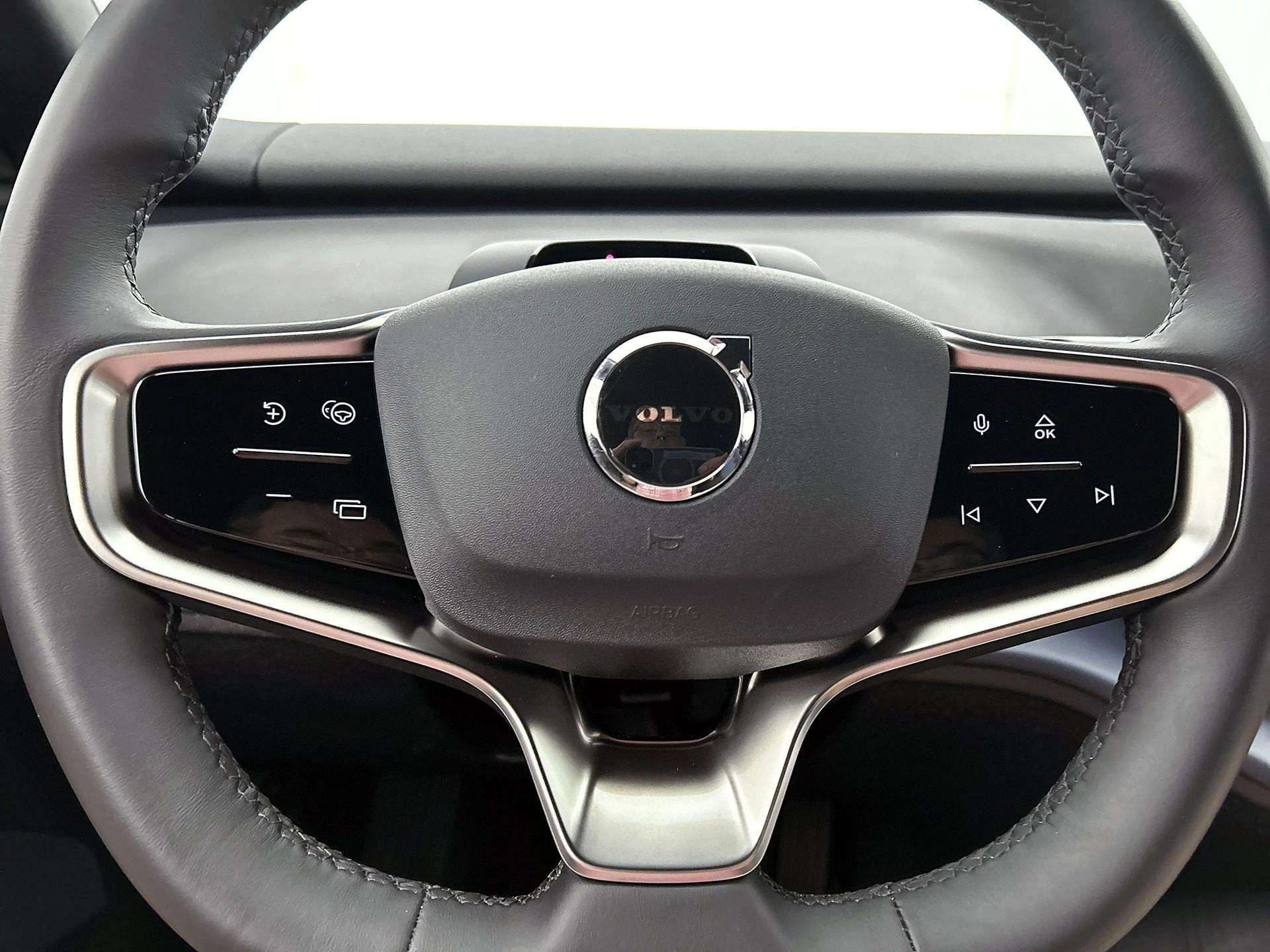 Volvo-EX30-image-30