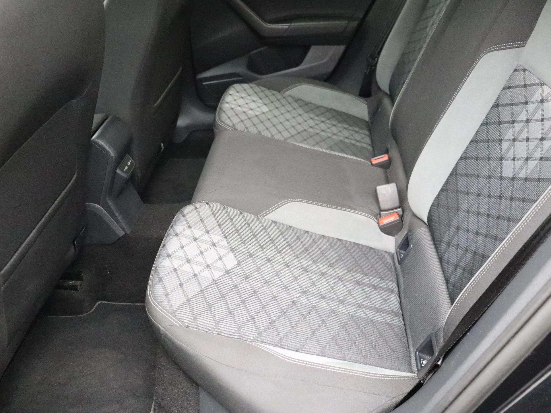 Volkswagen Taigo 1.0 TSI 81KW R-Line