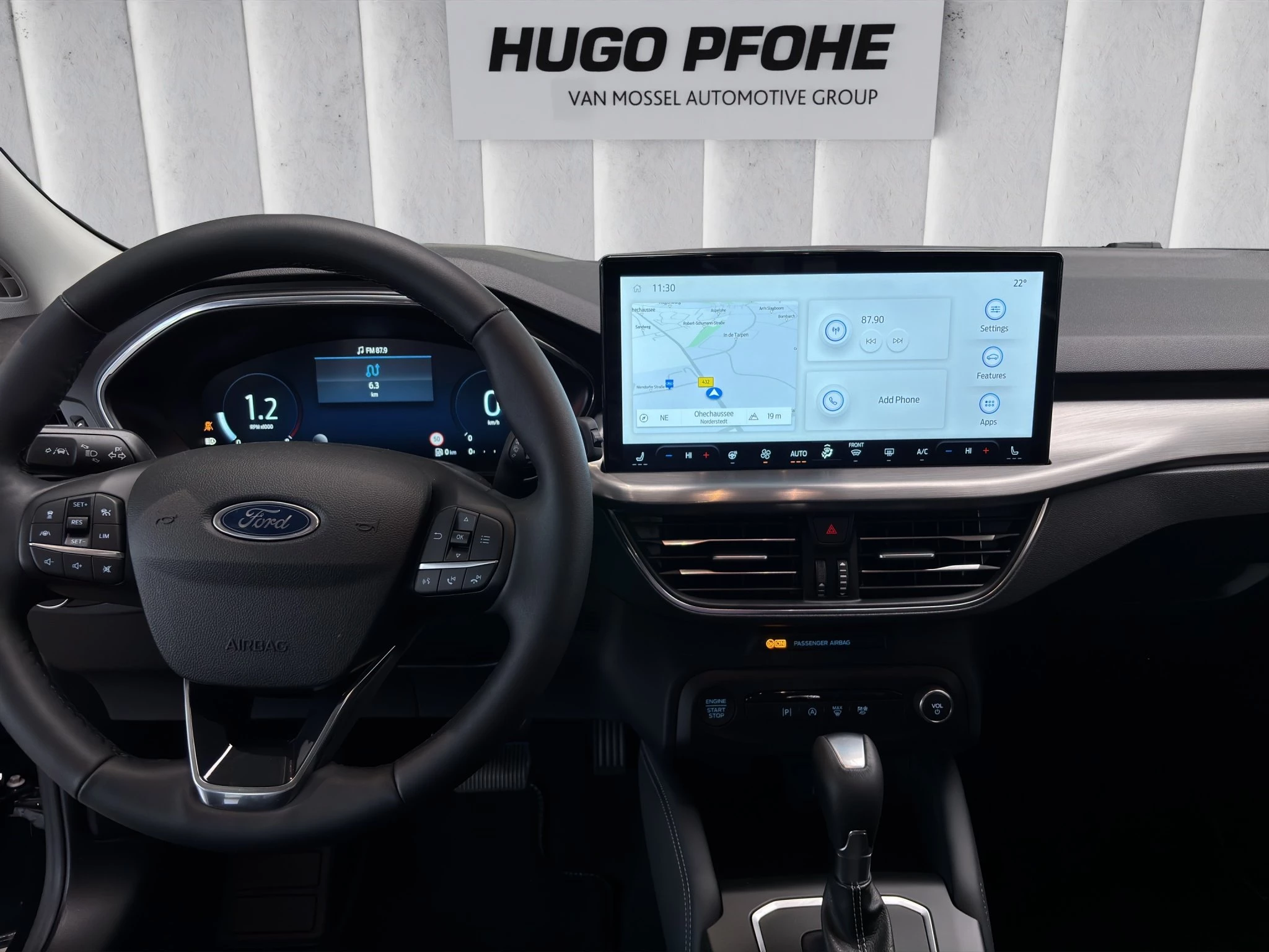 Ford Focus Titanium X Limousine Automatik & Panoramadach *HEZ Aktion*