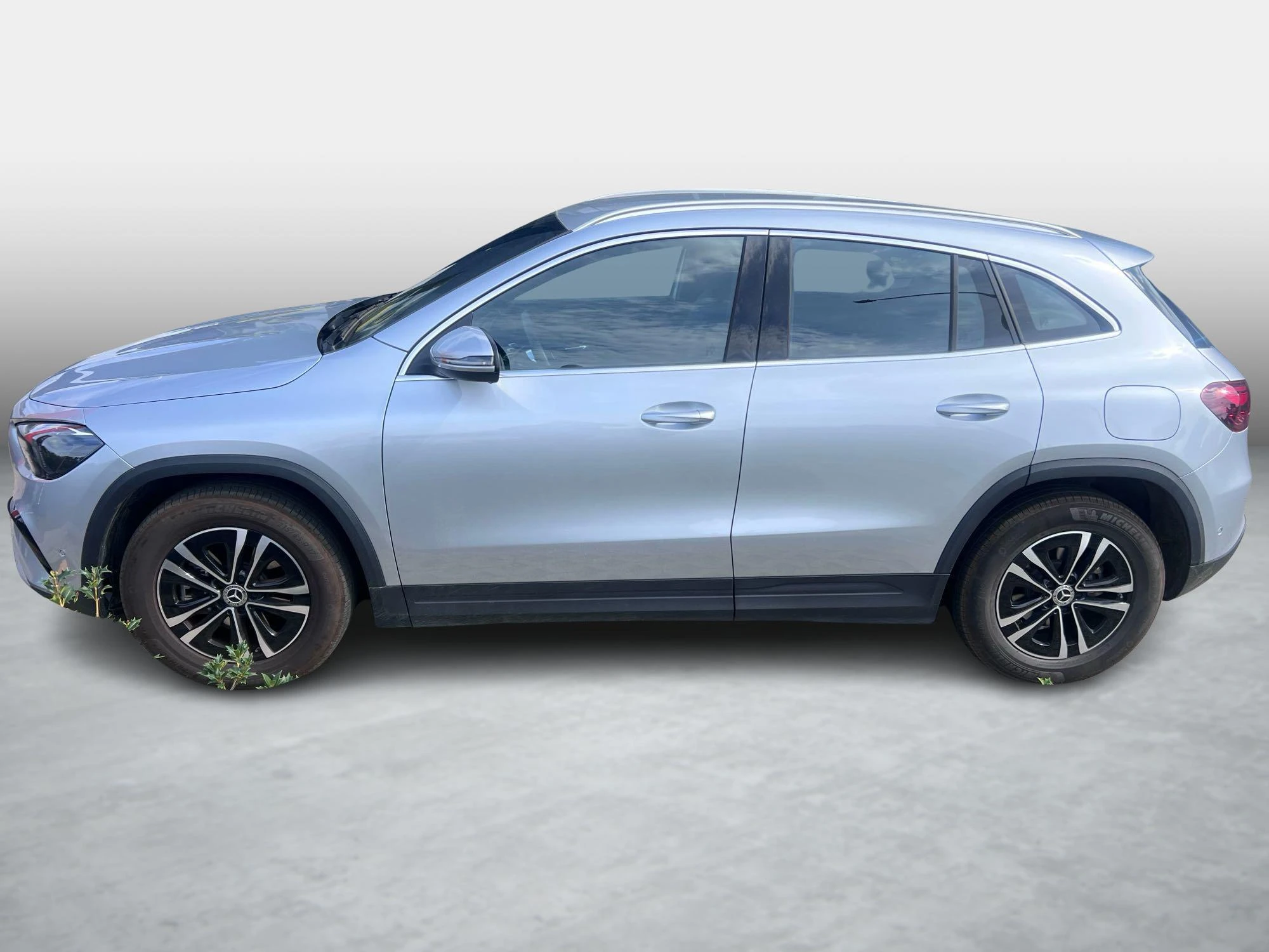 Mercedes-Benz-GLA-image-1