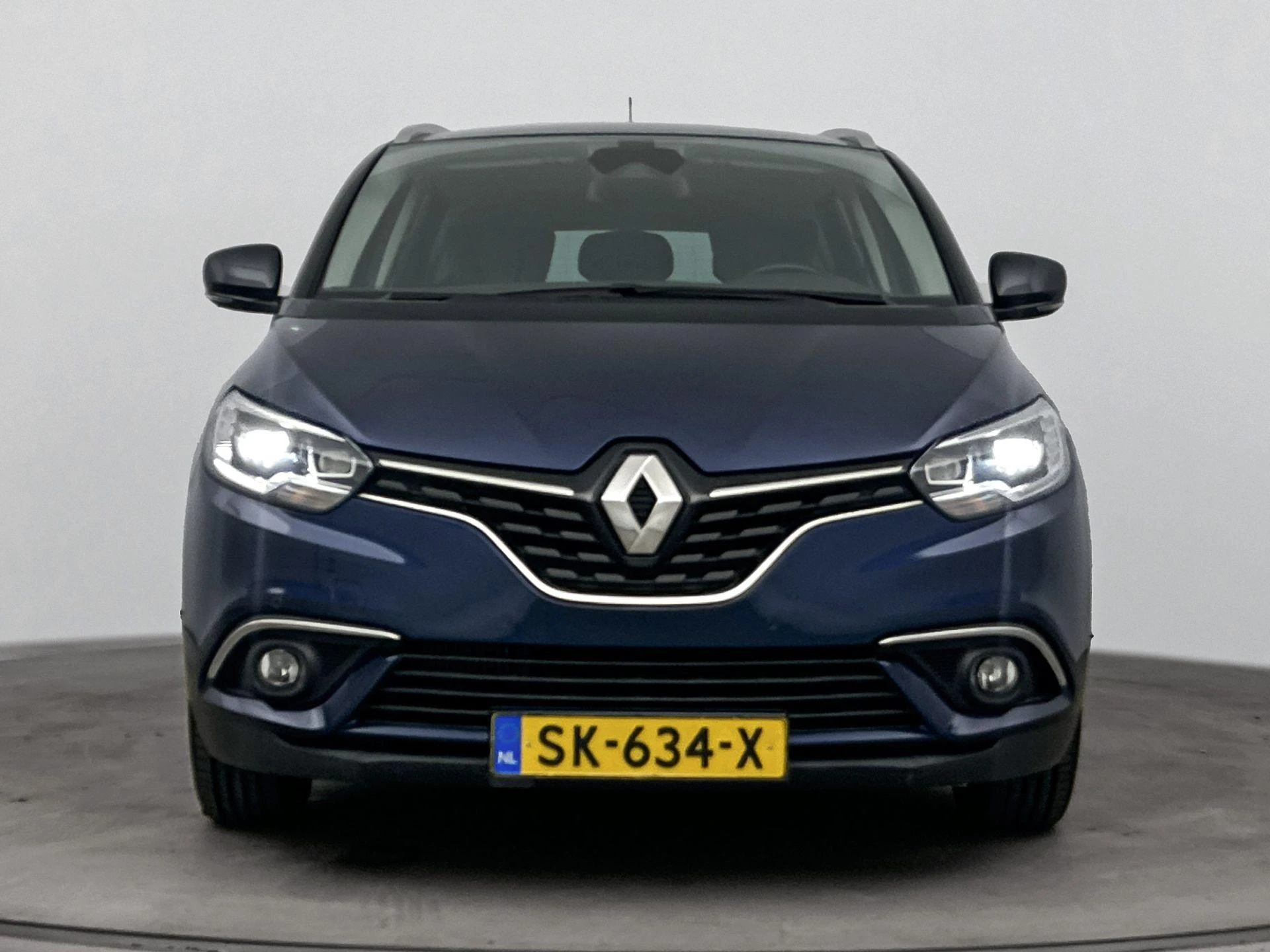 Renault-Grand Scénic-image-4