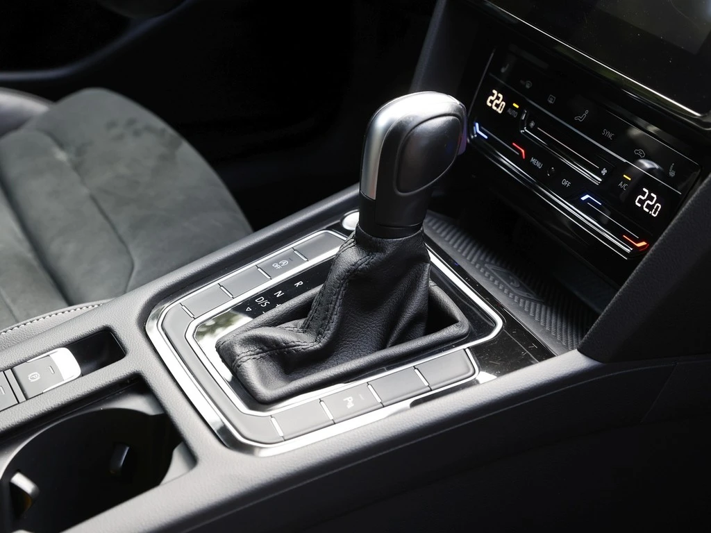 Volkswagen-Passat-image-8