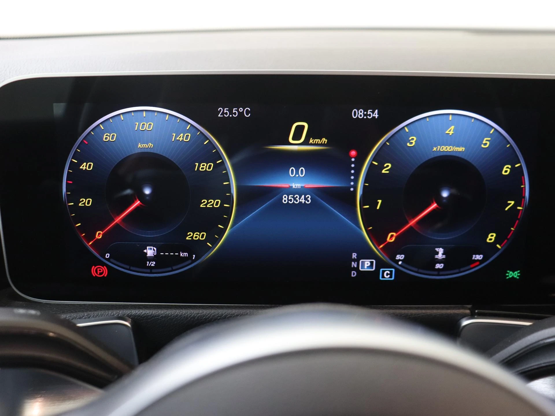 Mercedes-Benz-GLB-image-14