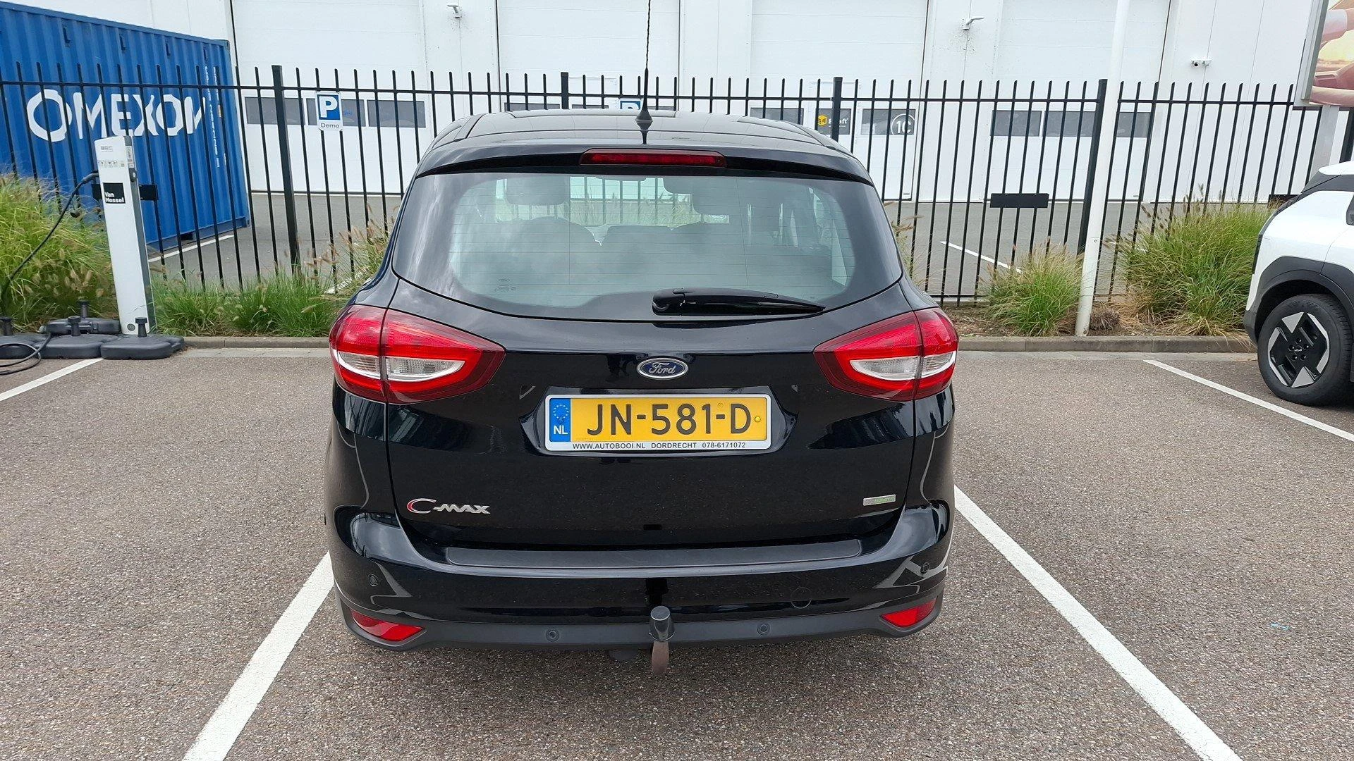 Ford-C-MAX-image-2
