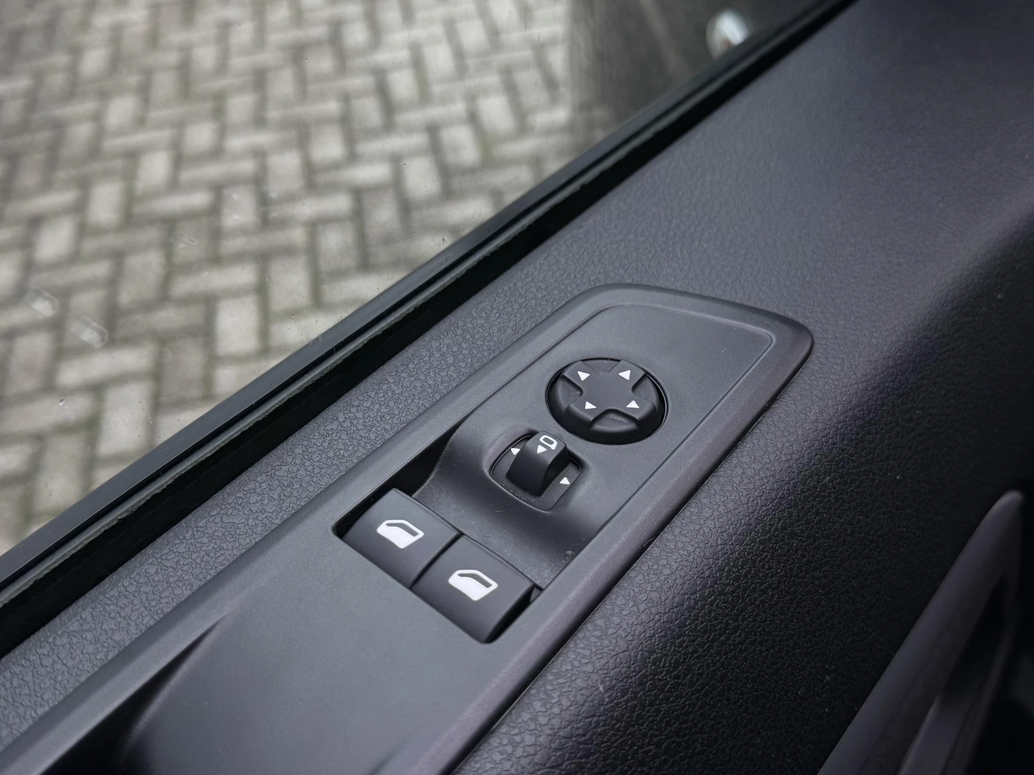 Peugeot-Expert-image-11