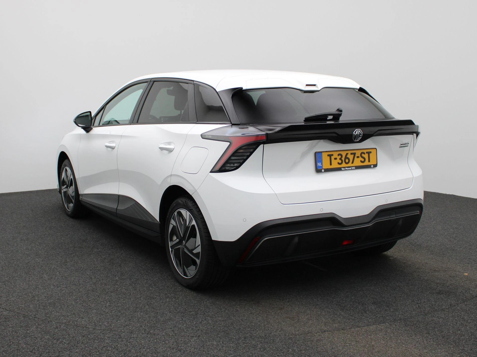 MG-MG4 EV-image-1