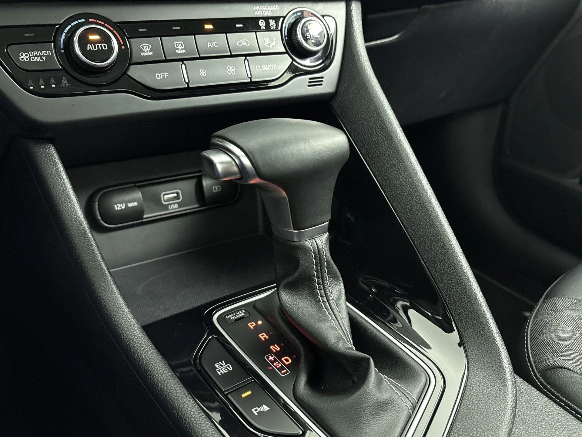 Kia-Niro-image-19
