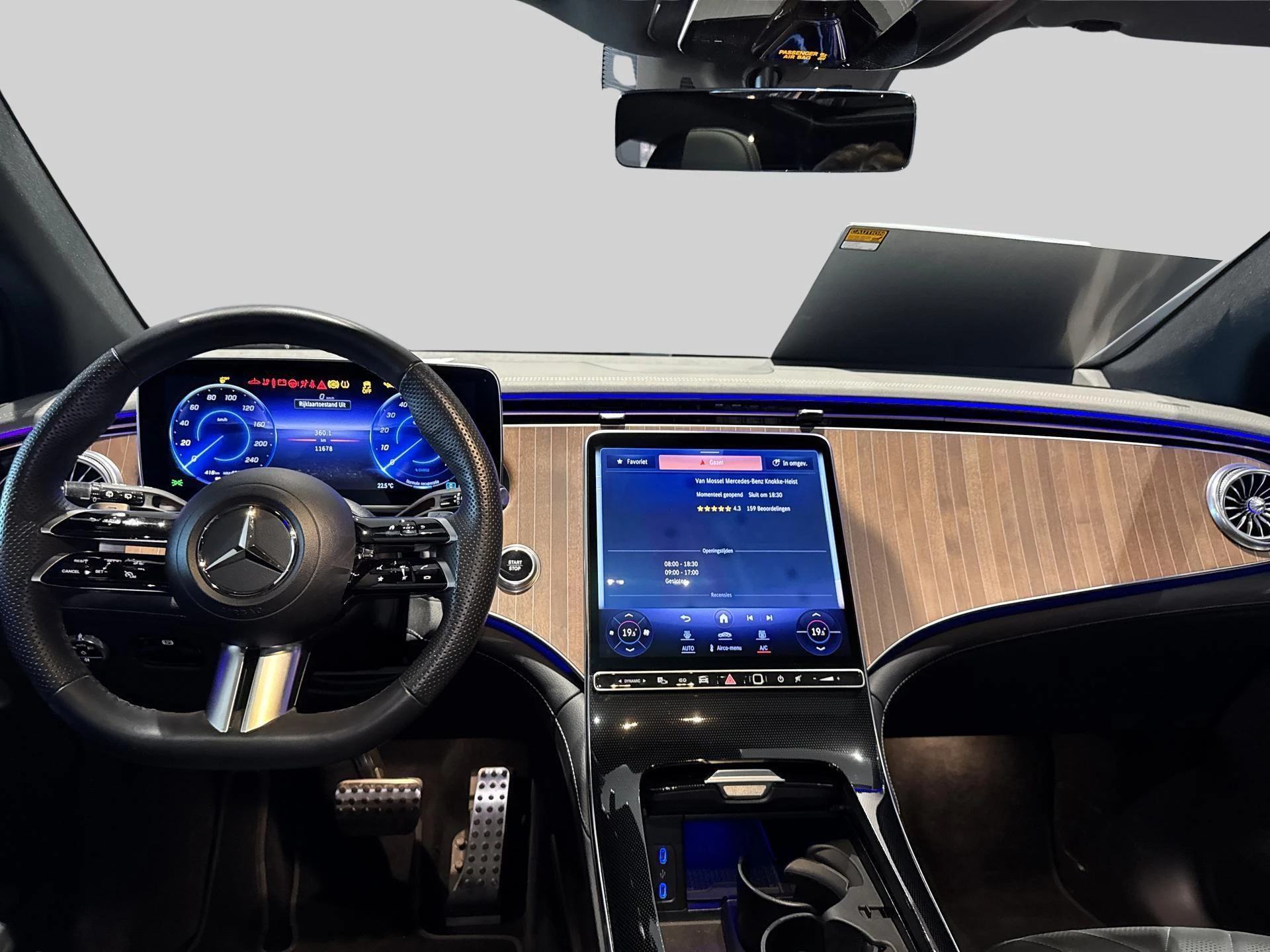 Mercedes-Benz-EQE-image-12