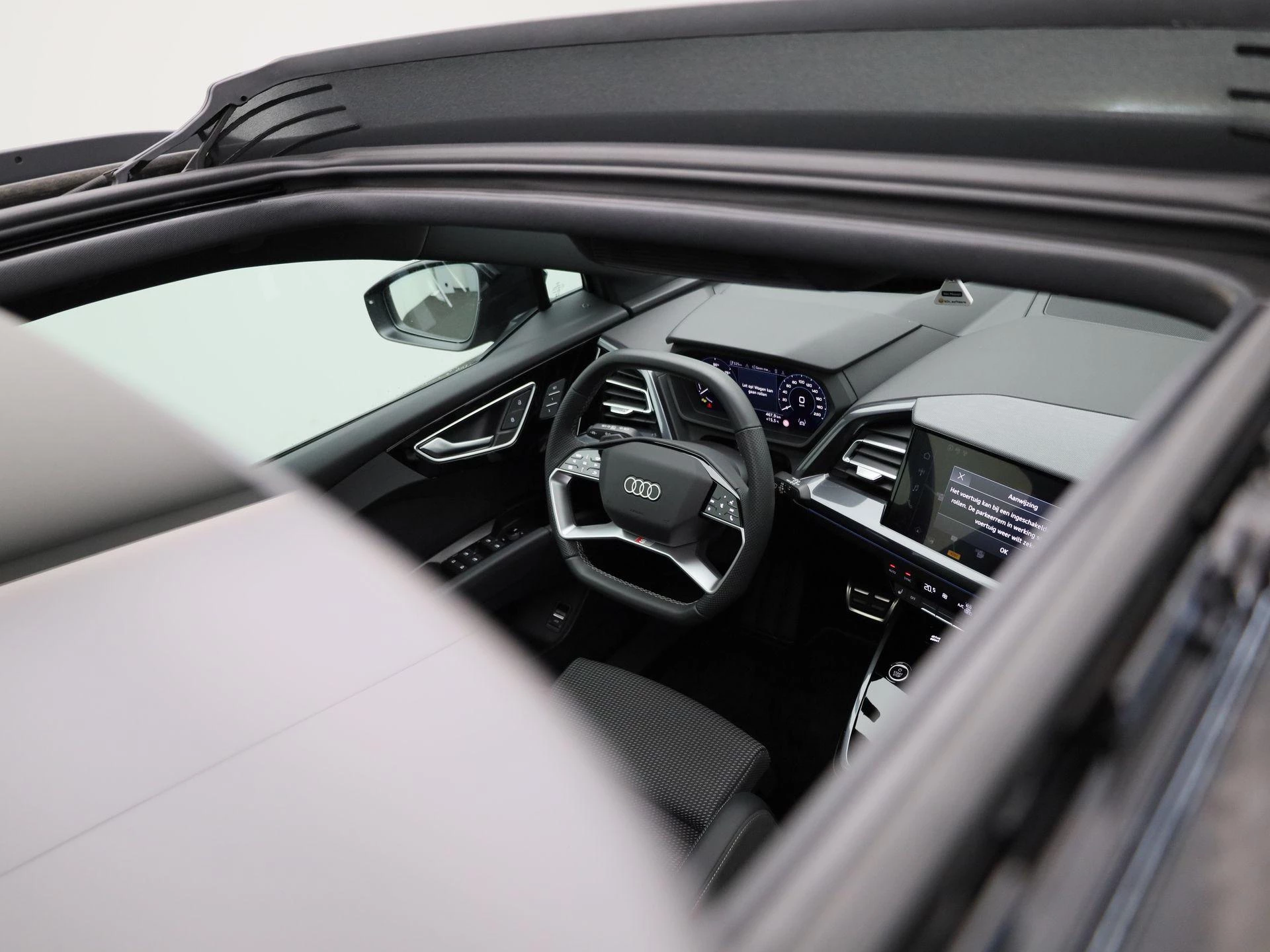 Audi-Q4 e-tron-image-39