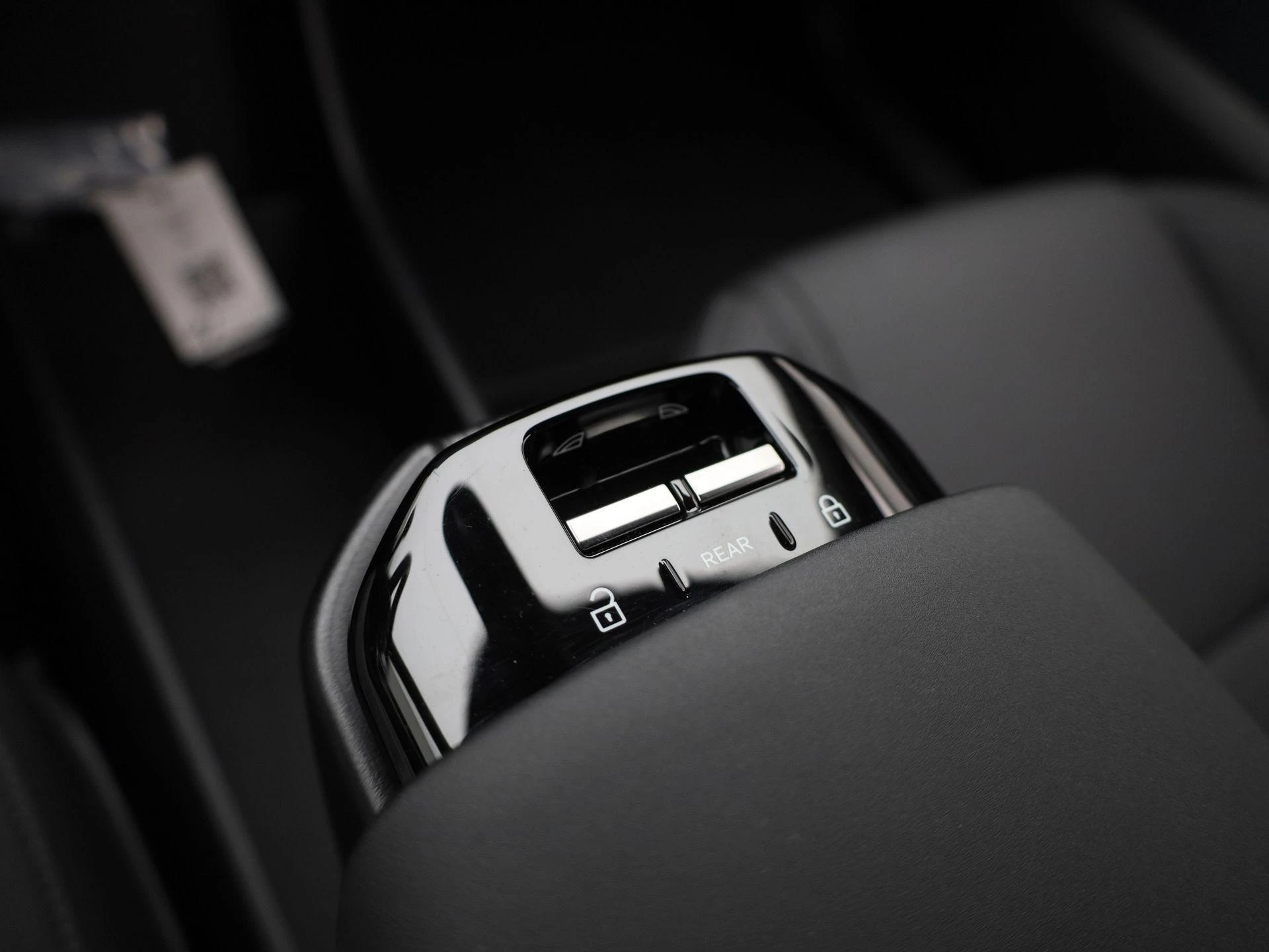 Volvo-EX30-image-25