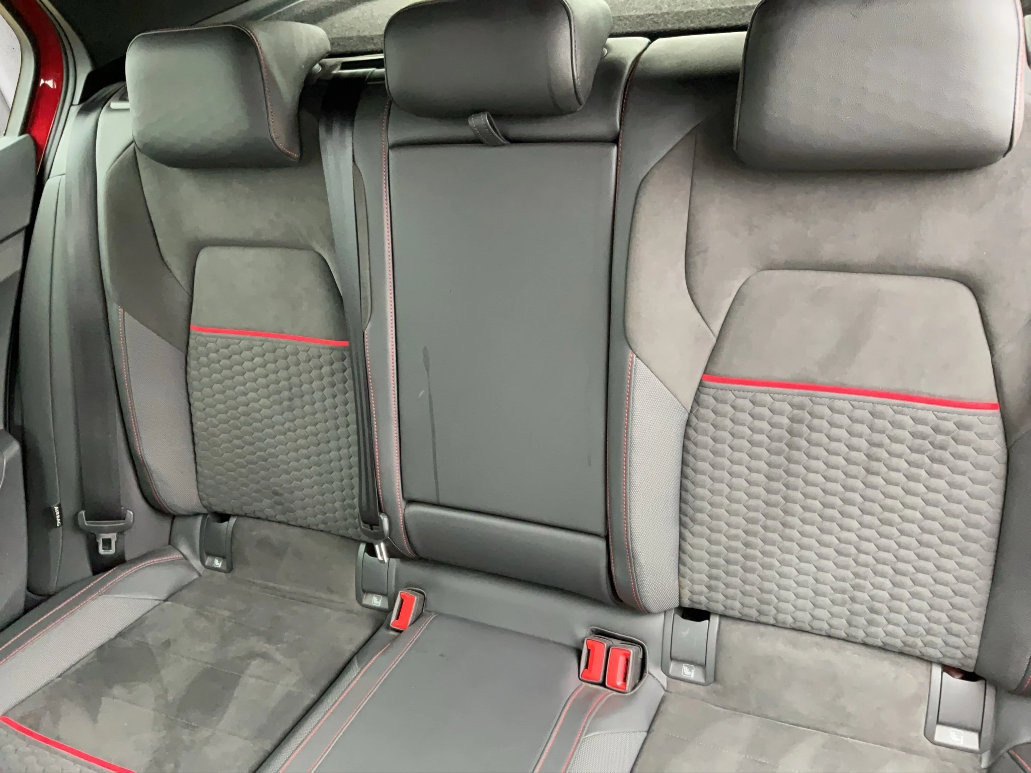 Volkswagen-Golf-image-10
