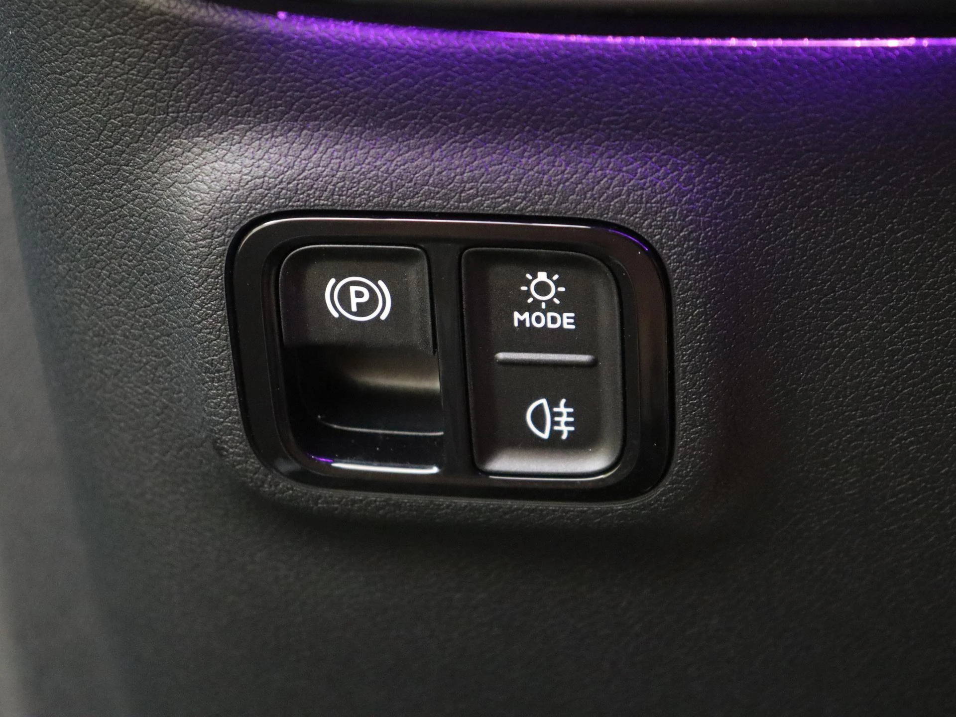 Mercedes-Benz-CLA-image-21