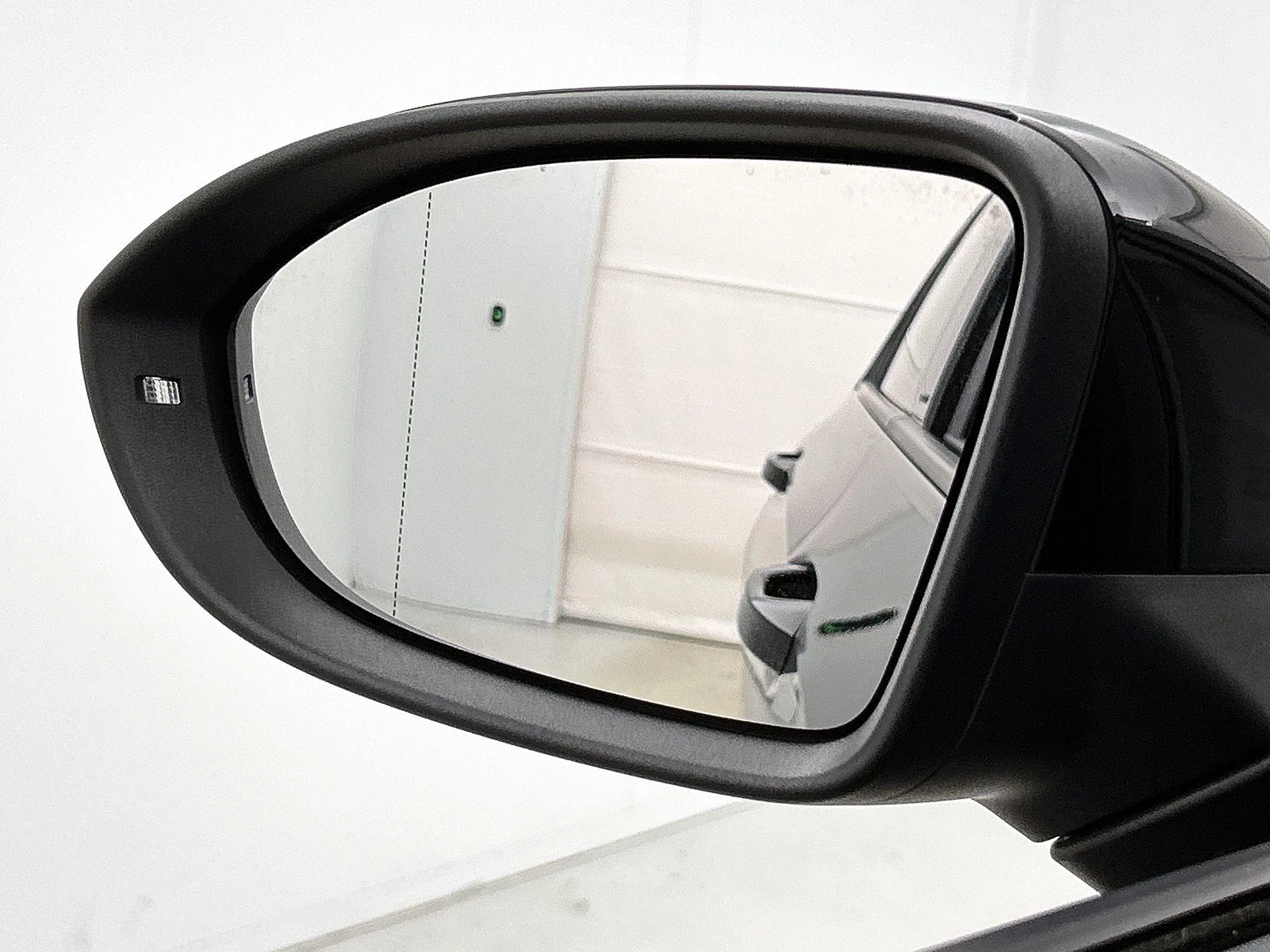 Volkswagen-Golf-image-21