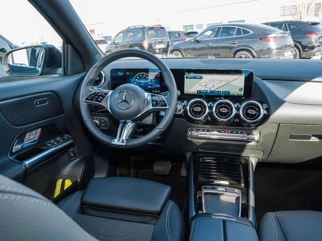 Mercedes-Benz-GLA 200 d-image-9