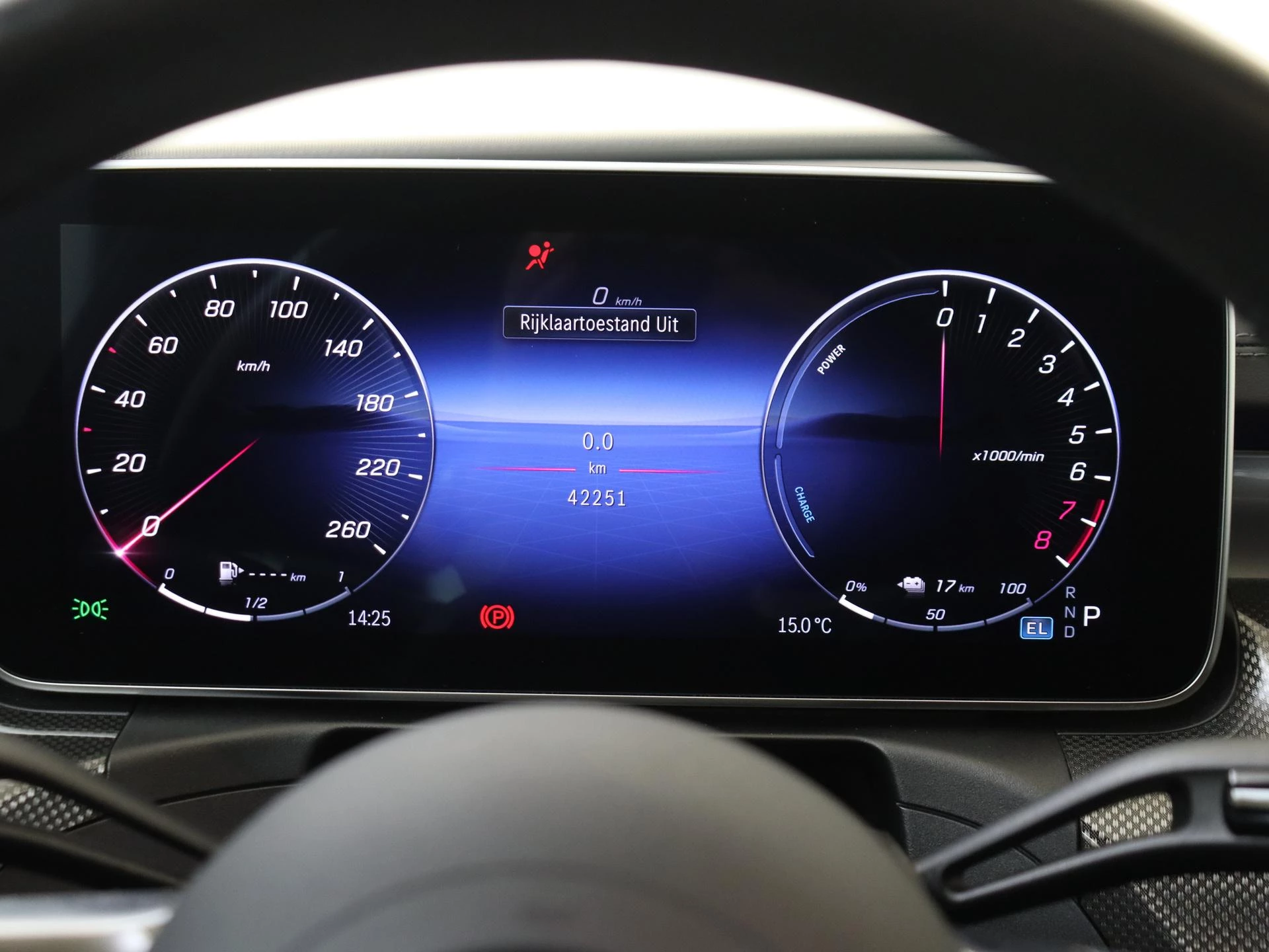 Mercedes-Benz-C-Klasse-image-11