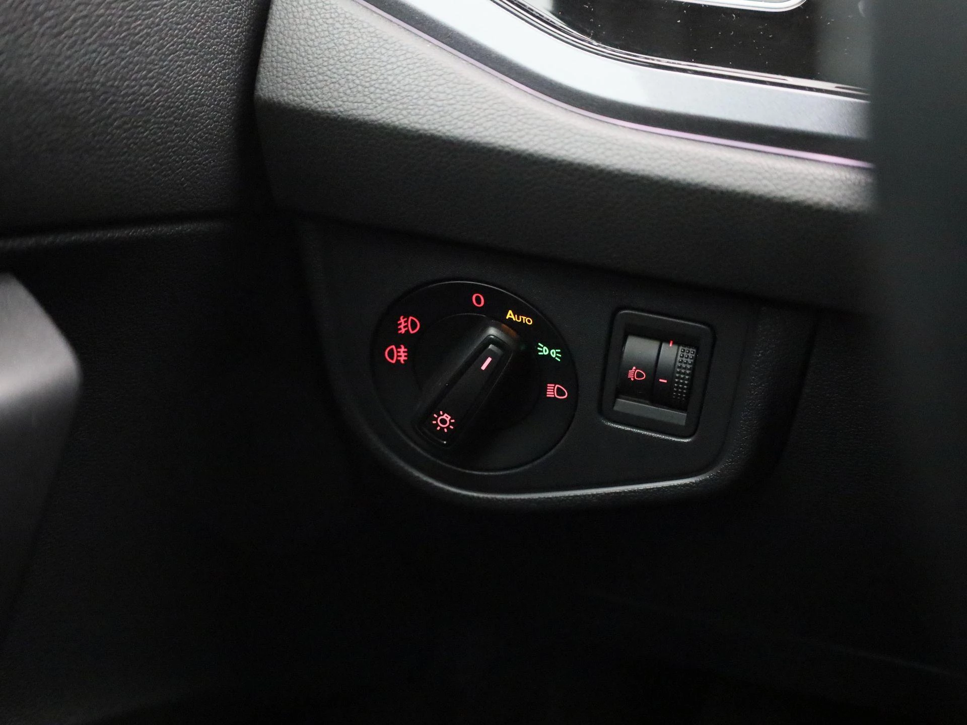 Volkswagen-Polo-image-18