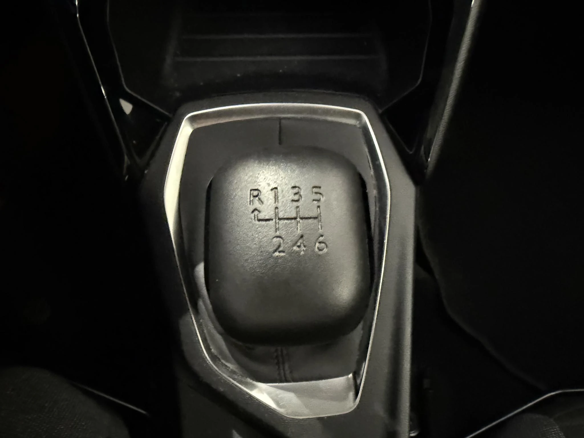 Peugeot-2008-image-12