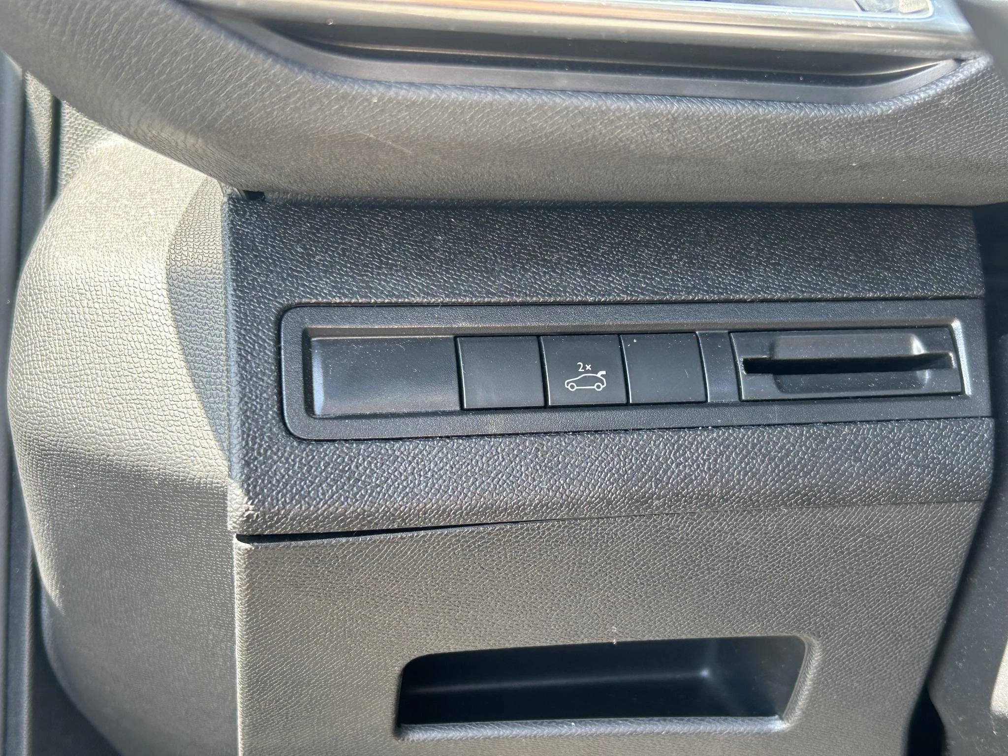 Peugeot-5008-image-18
