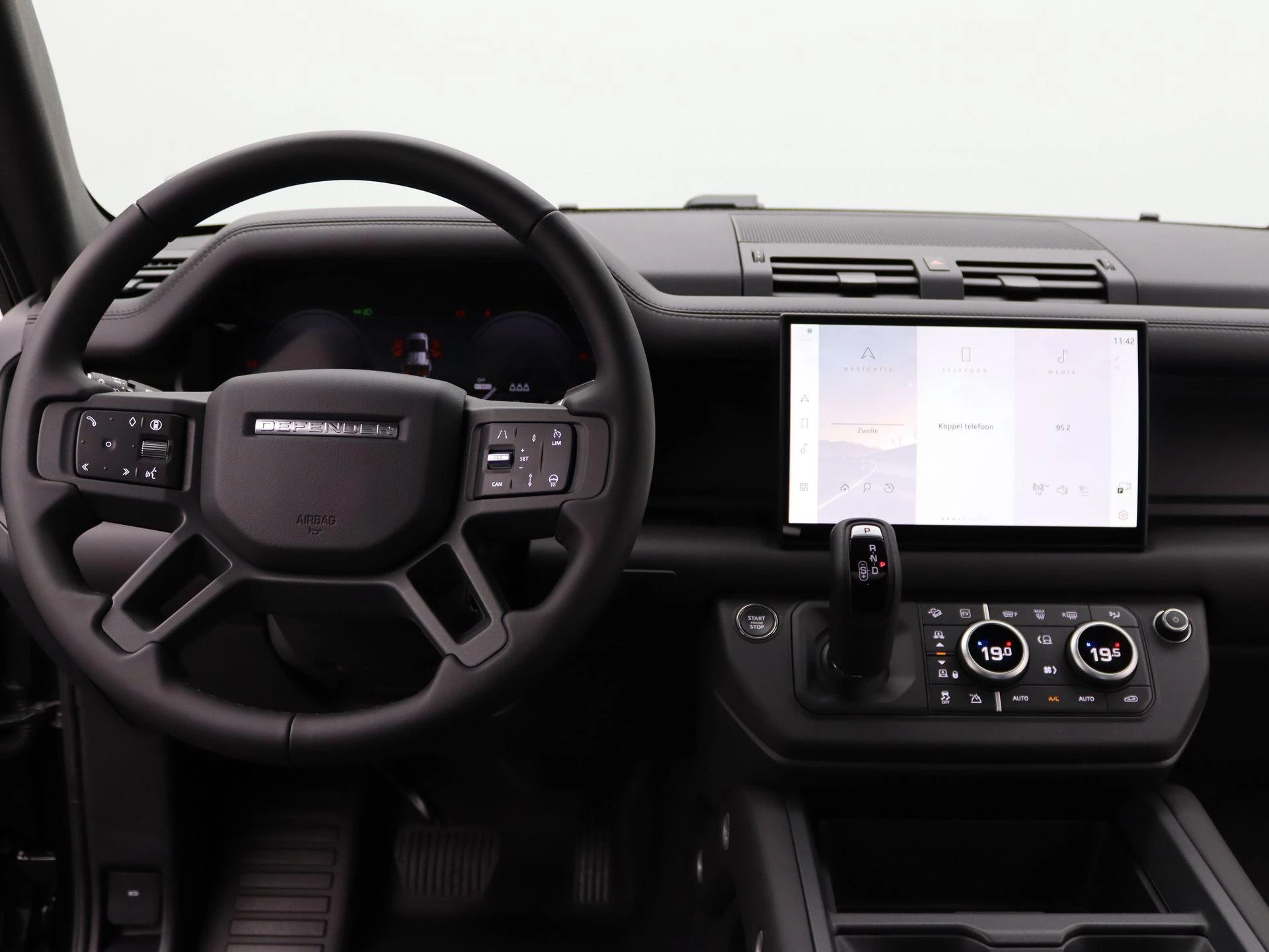 Land Rover-Defender-image-11