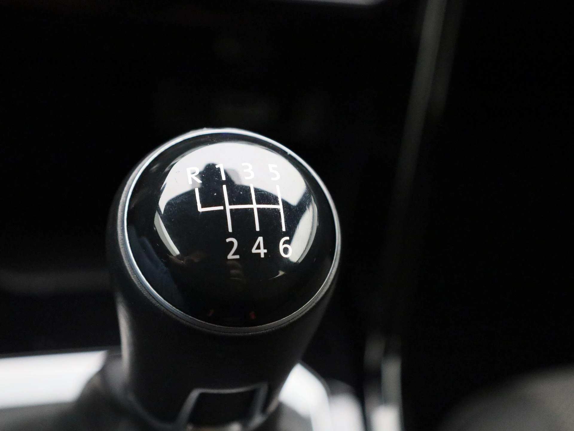 Volkswagen-T-Roc-image-23