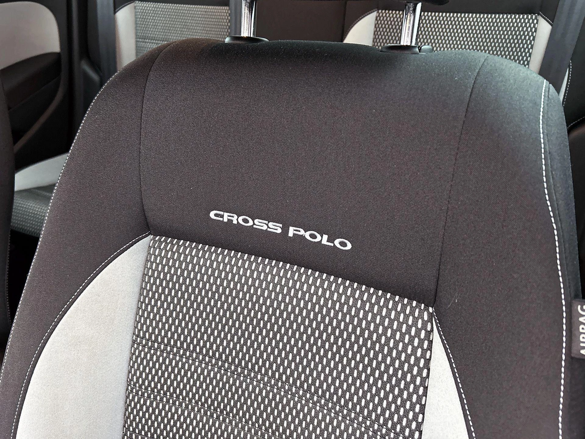 Volkswagen-Polo-image-13