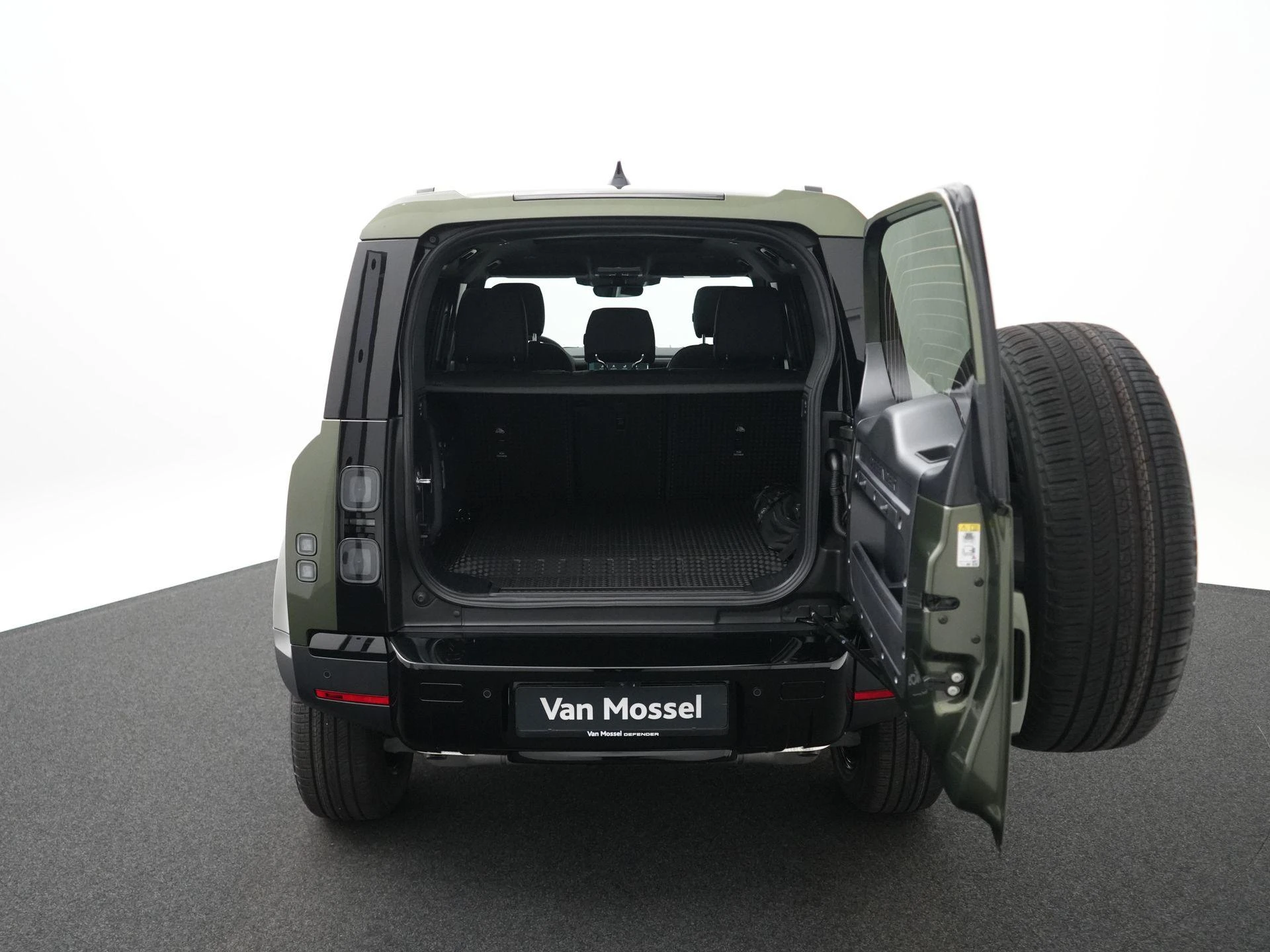 Land Rover-Defender-image-37