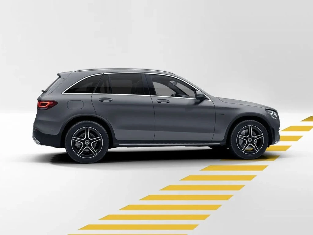 Mercedes-Benz-GLC 300 e-image-7