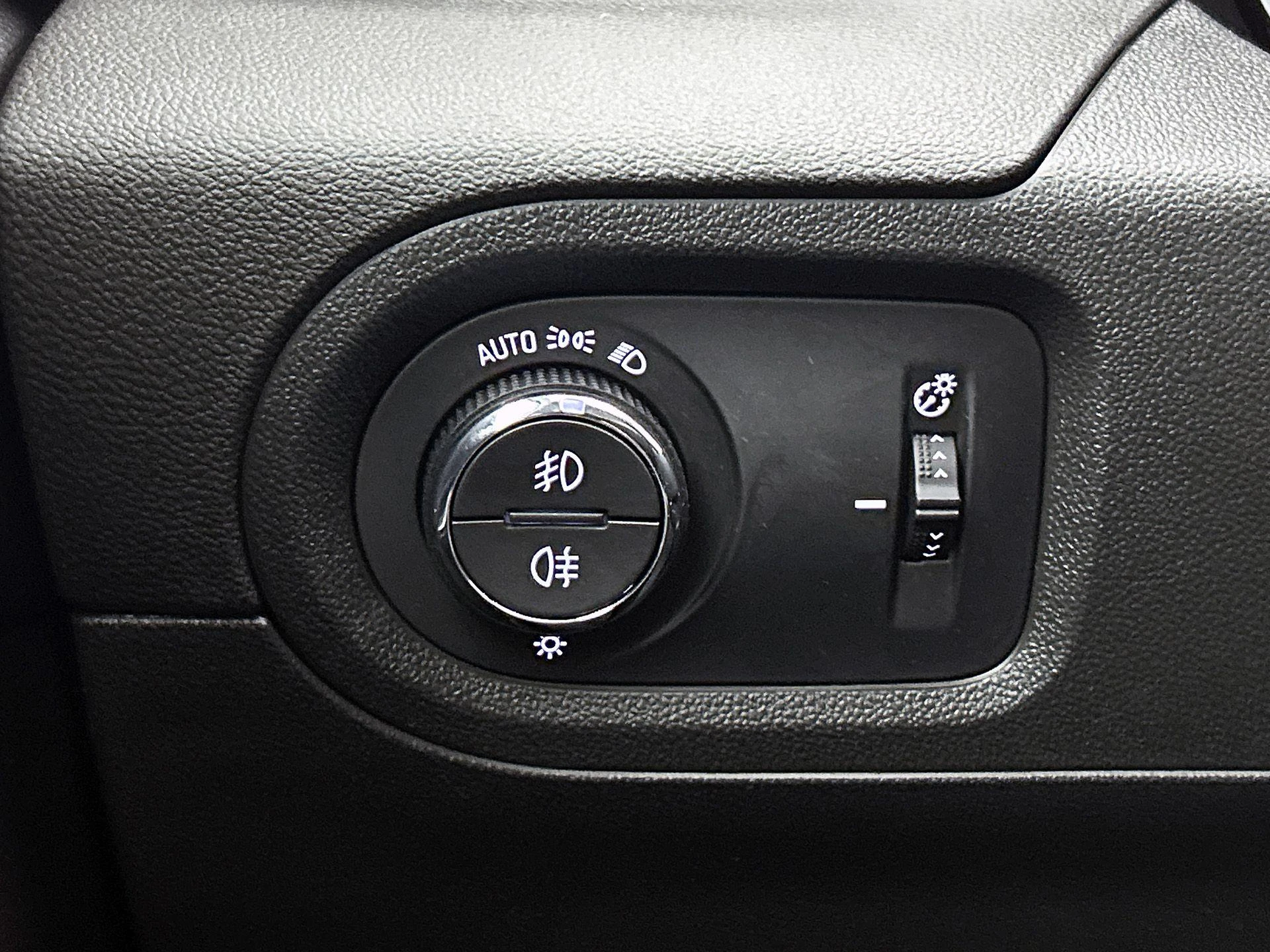 Opel-Grandland X-image-25