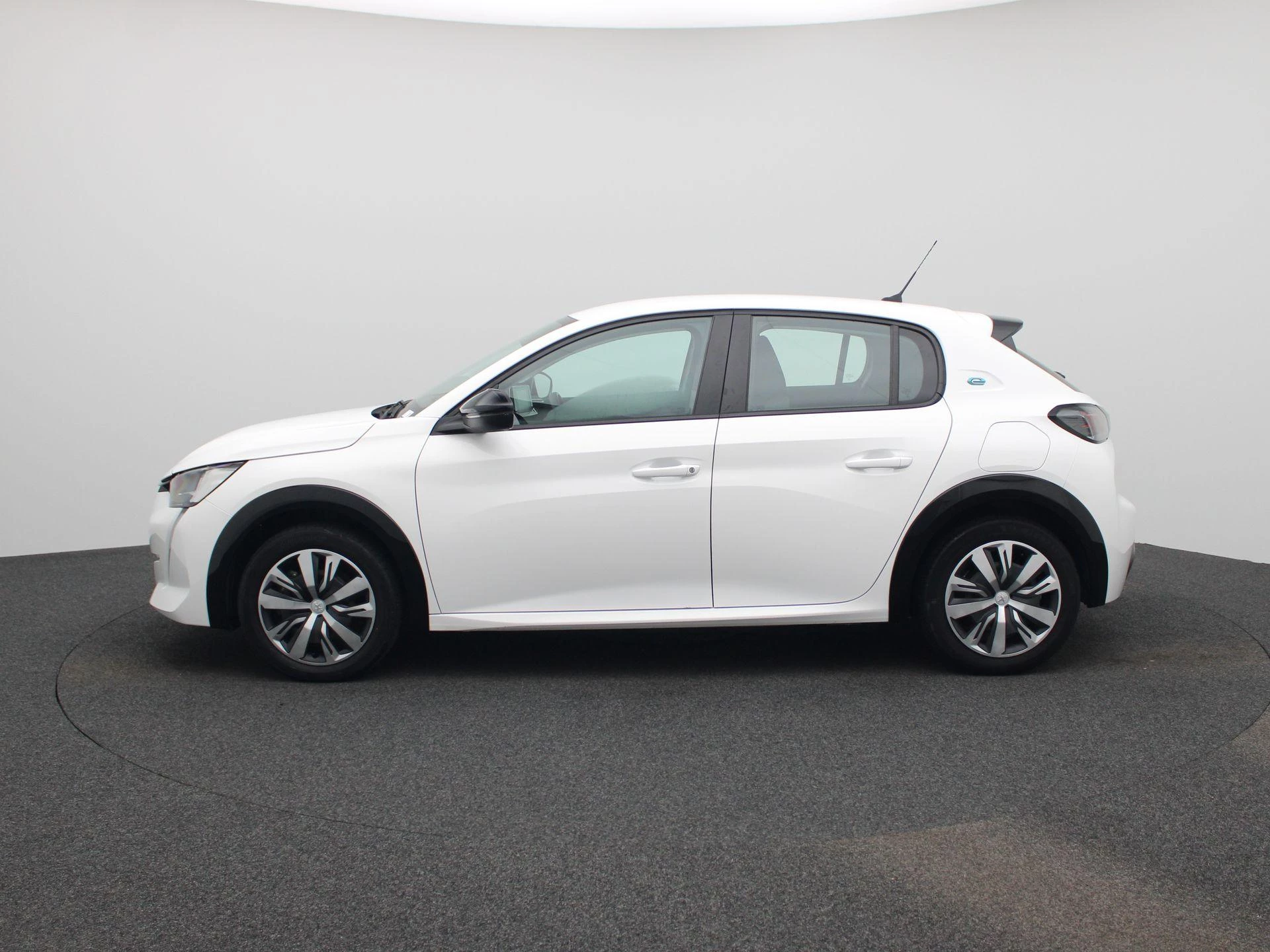 Peugeot-e-208-image-3