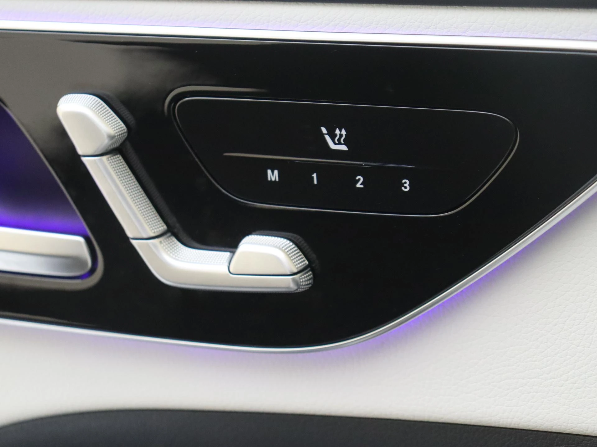Mercedes-Benz-C-Klasse-image-24