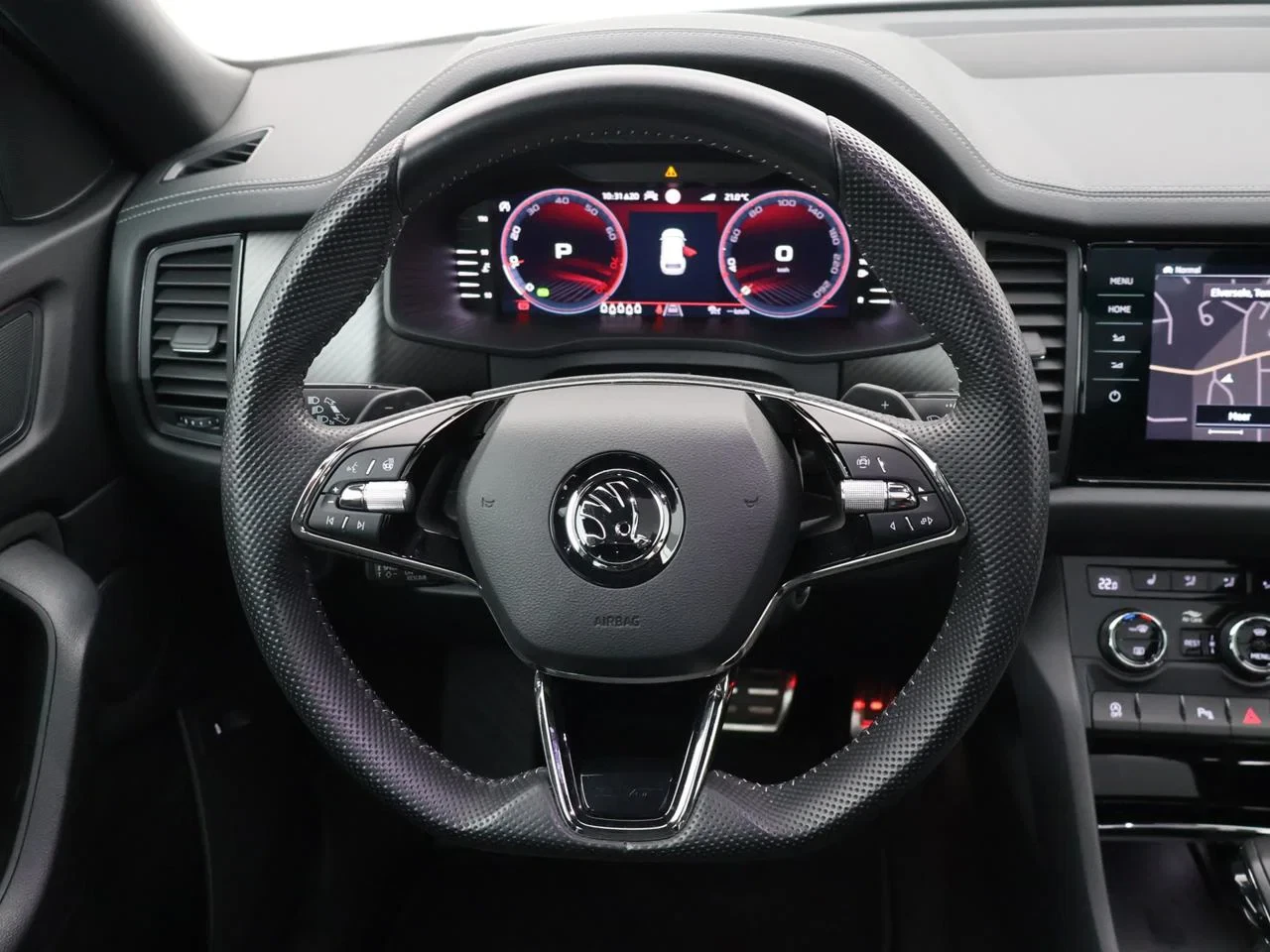 Škoda Kodiaq Kodiaq 2.0TSI 4x4 Sportline 190PK *AUTOMAAT*PANODAK*7 ZITPLAATSEN*TREKHAAK*LEDER*ALCANTARA*SPORTZETELS*CAMERA*CRUISE*PDC*...*